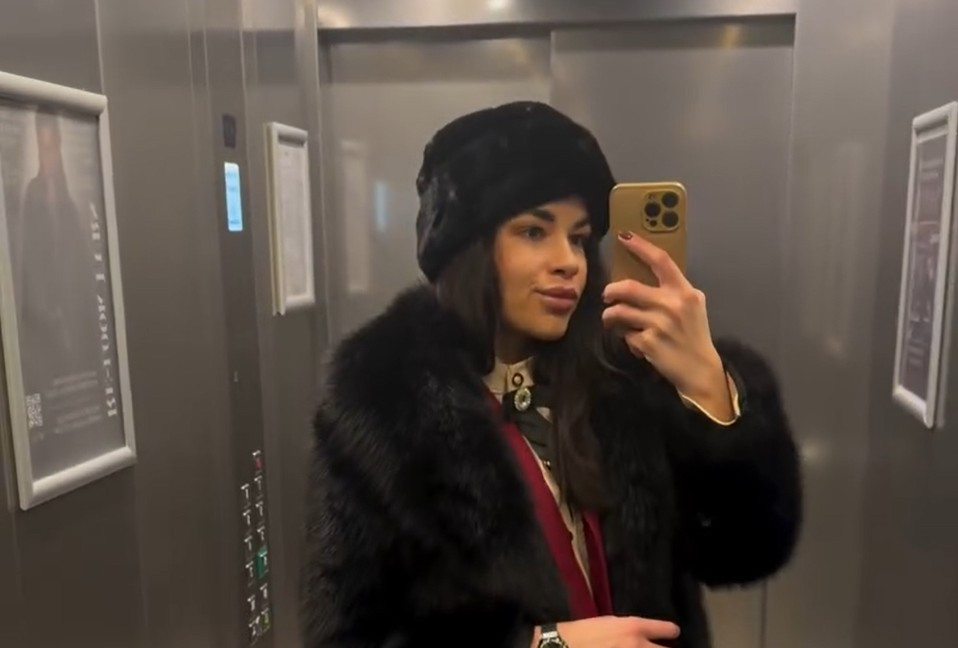 Gáspár Evelin úgy meginfluenszálta Szijjártó moszkvai útját, hogy pislogni sem mersz közben