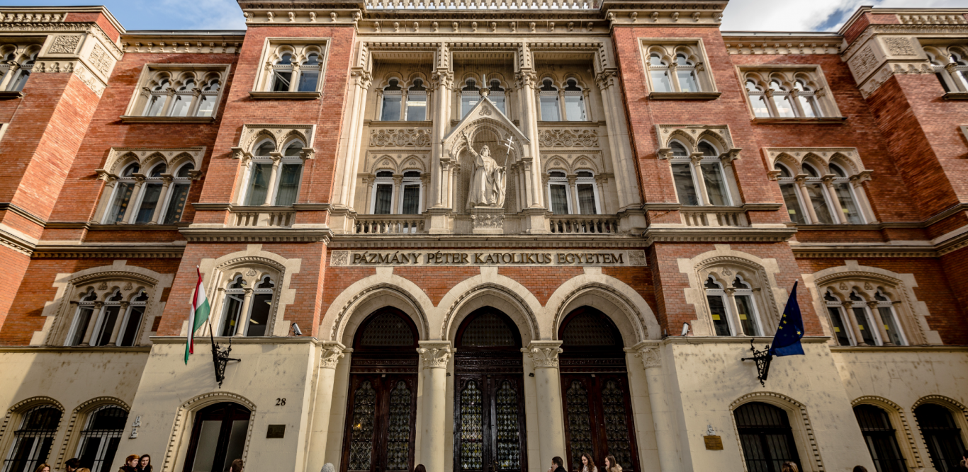 Teljes győzelmet aratott a Pázmány ellen a melegtéma miatt kirúgott oktató első fokon