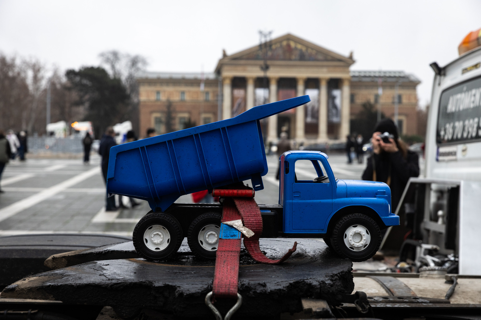 Magyar Péter: A Tisza kiáll a békésen demonstráló fuvarozók mellett