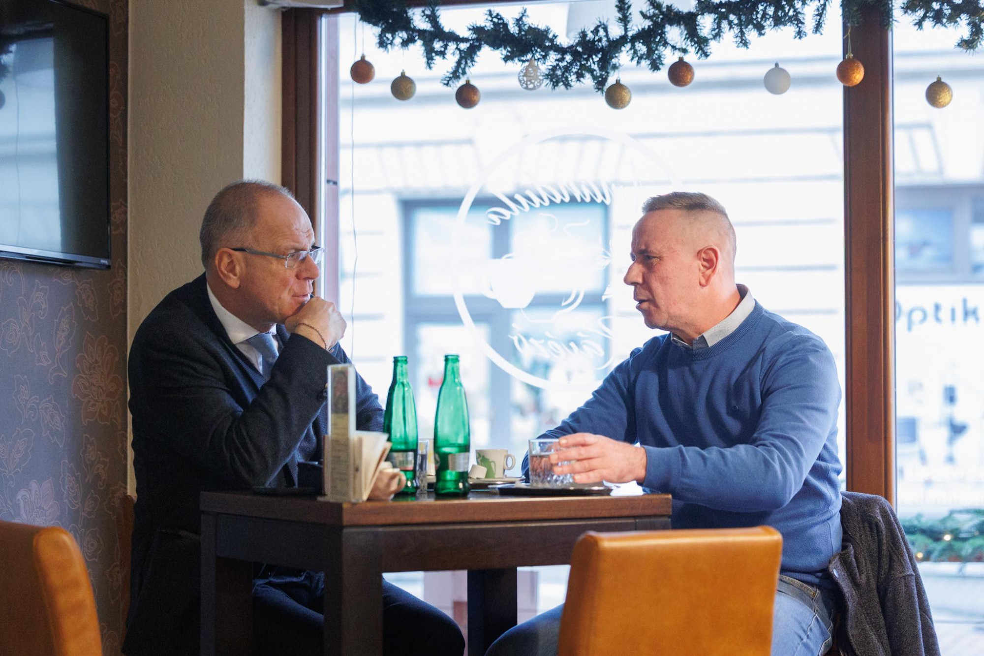 Navracsics Tibor hamarabb kibékült a jobbikos ellenfelével, mint Lázár Jánossal