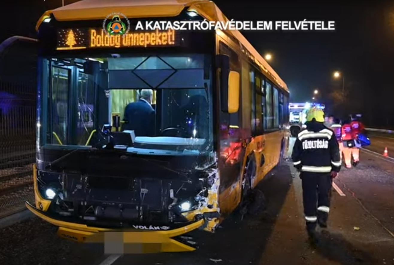 Hatan sérültek meg, amikor frontálisan ütközött hajnalban a maglódi busz