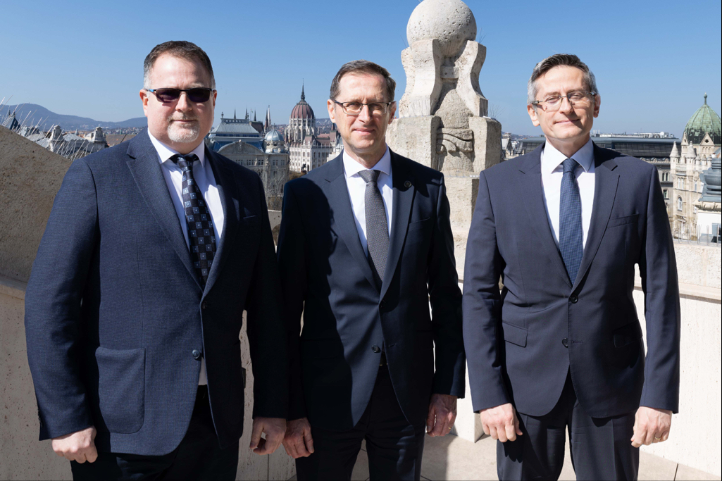 Most vagy Varga Mihály is „vértiszás” lett, vagy tényleg felelőtlenül szórja a pénzt a kormány