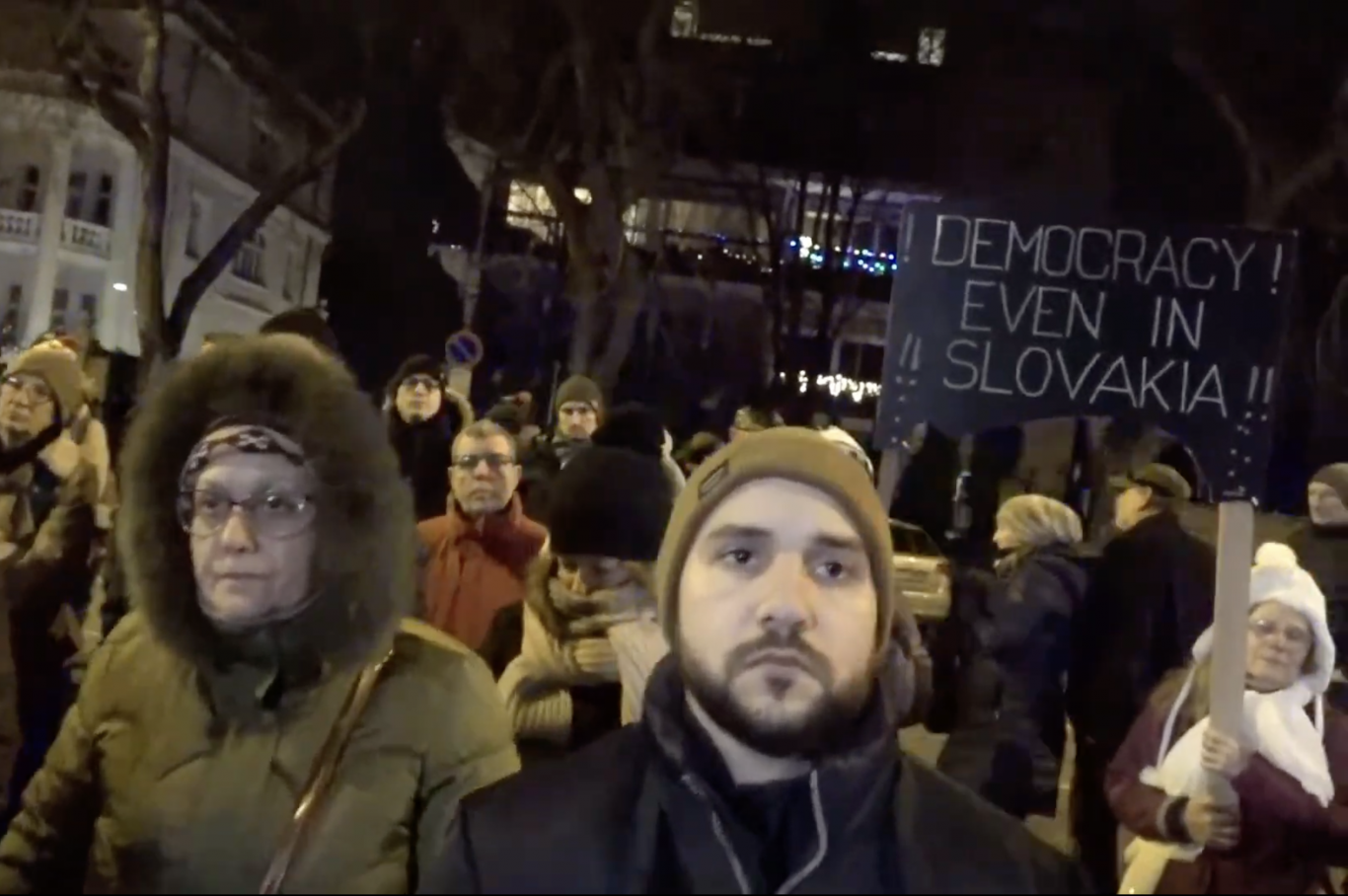 A Beneš-dekrétumok ellen, a felvidéki magyarokért tüntettek a szlovák nagykövetség előtt