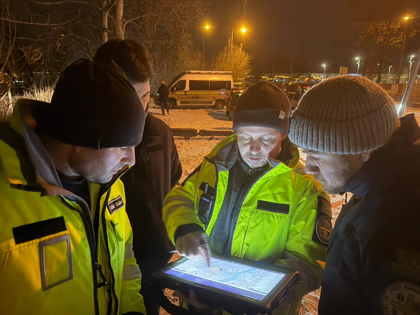 Drónnal, AI-szoftverrel és kutyákkal is keresték az eltűnt férfit Szigetszentmiklóson, aztán kiderült, hogy végig a kórházban volt