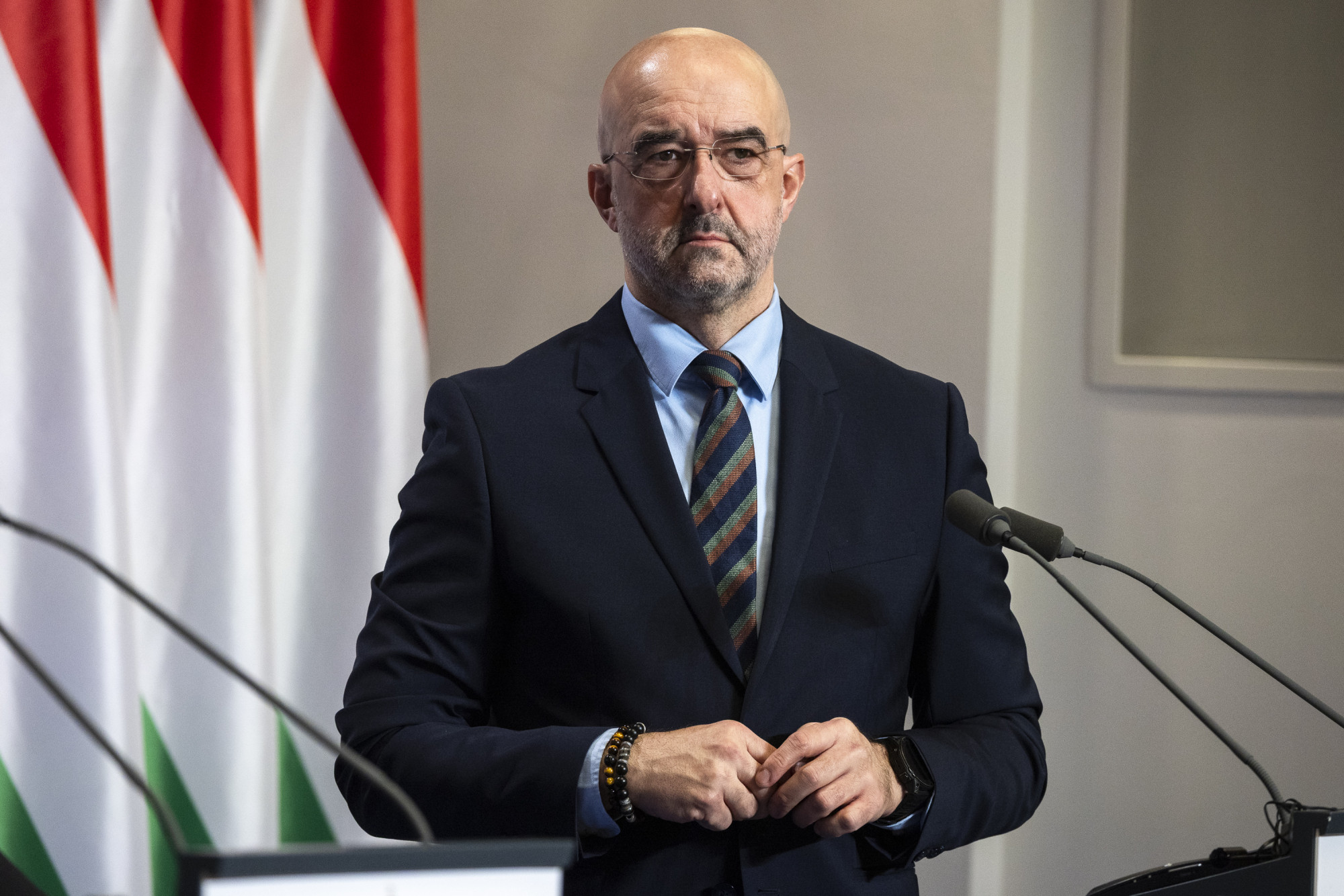 Kovács Zoltán és a Ripost azzal leplezi le a Tisza állambiztonság által megfigyelt informatikusát, hogy rendszeresen bejárt a saját munkahelyére