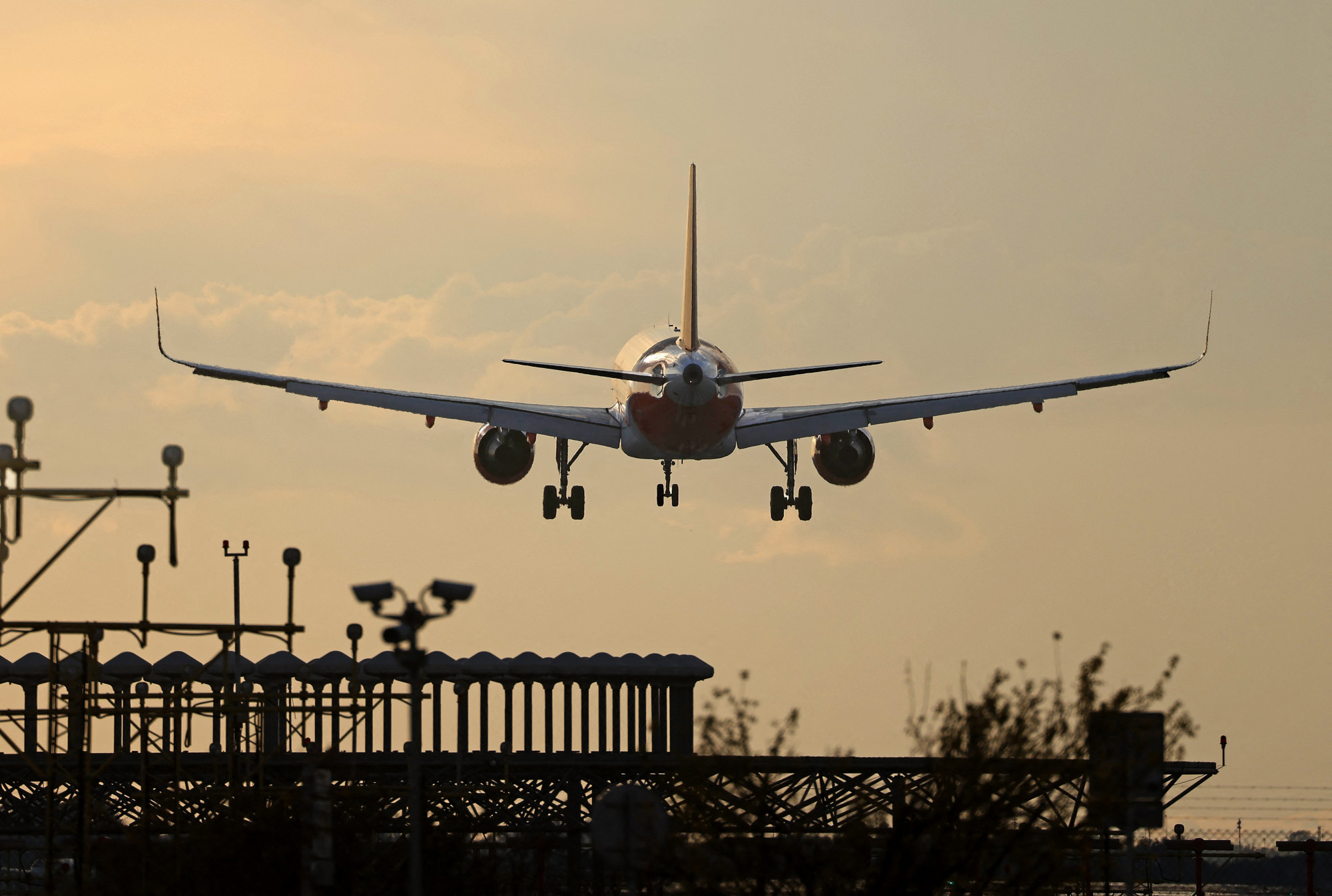 Lecsúszott egy Airbus a kifutóról a budapesti repülőtéren