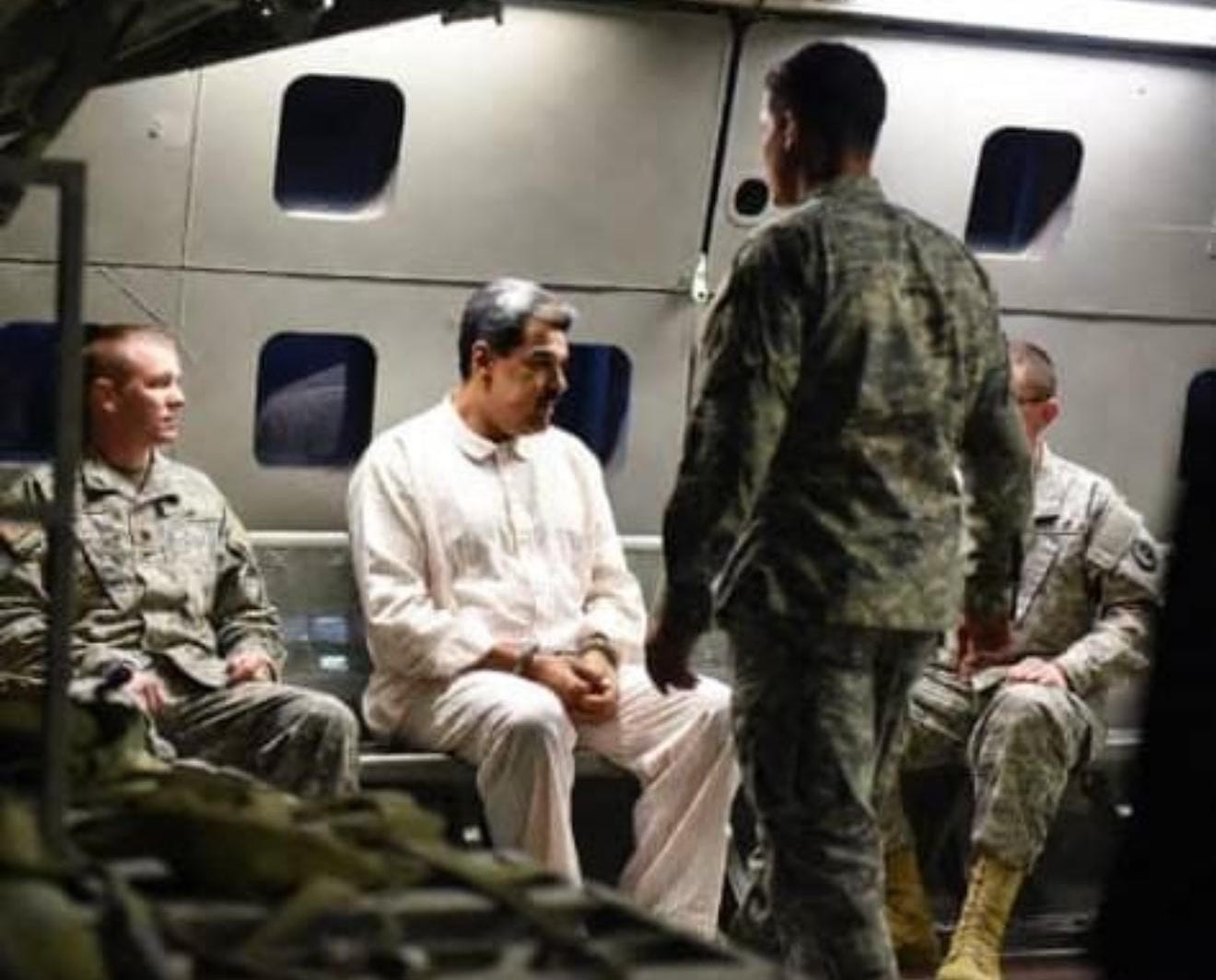 Alig fogták el Madurót, máris elárasztották a netet az esetről készült AI-generált felvételek