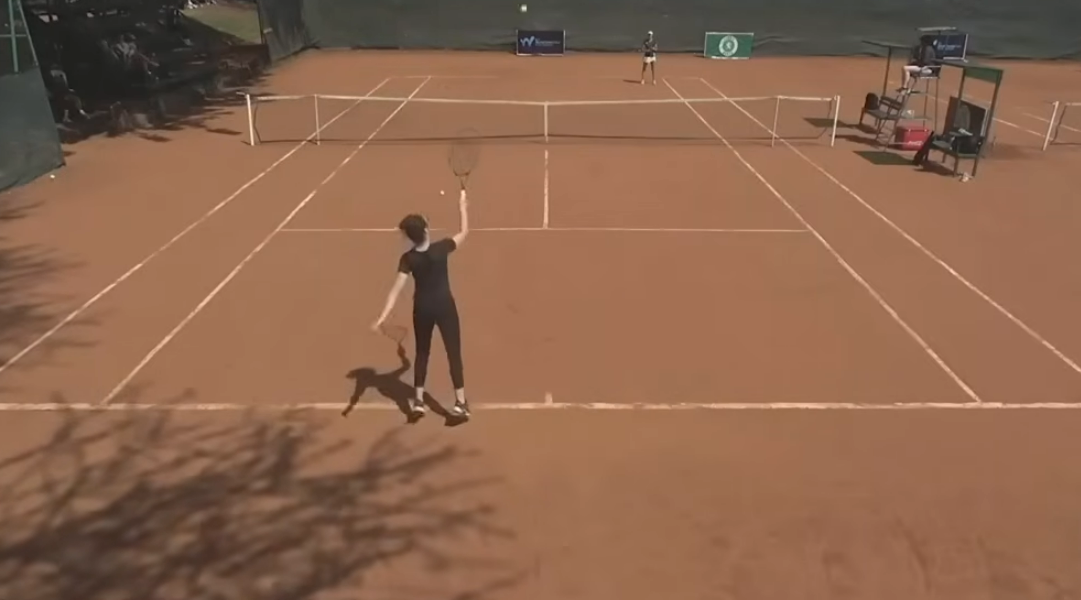 Ilyen a világon nincs: profi teniszversenyen indulhatott el egy olyan játékos, aki még a labdát sem találta el