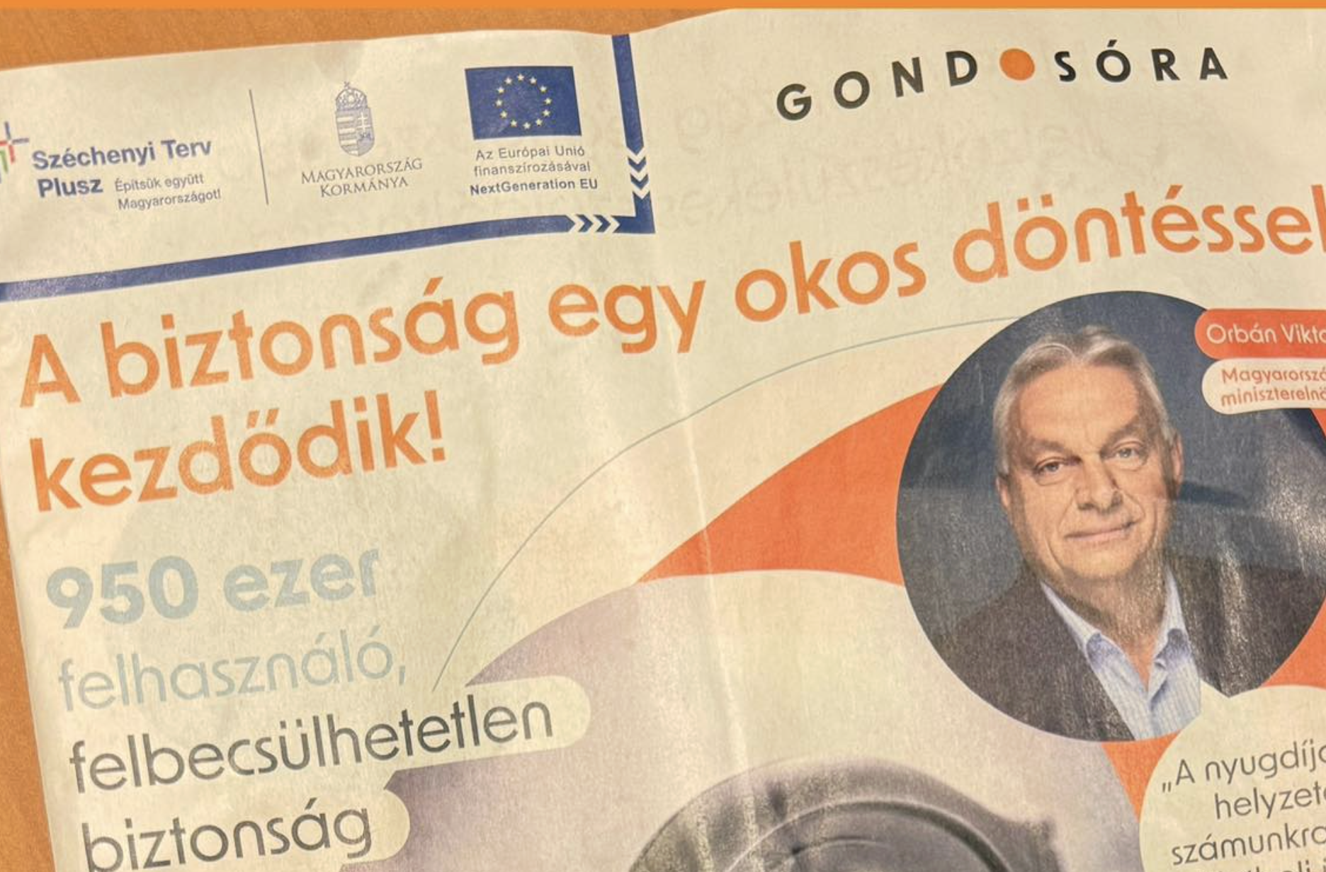 Orbán Viktor arcképével ellátott kampánylappal küldik ki a gondosórákat