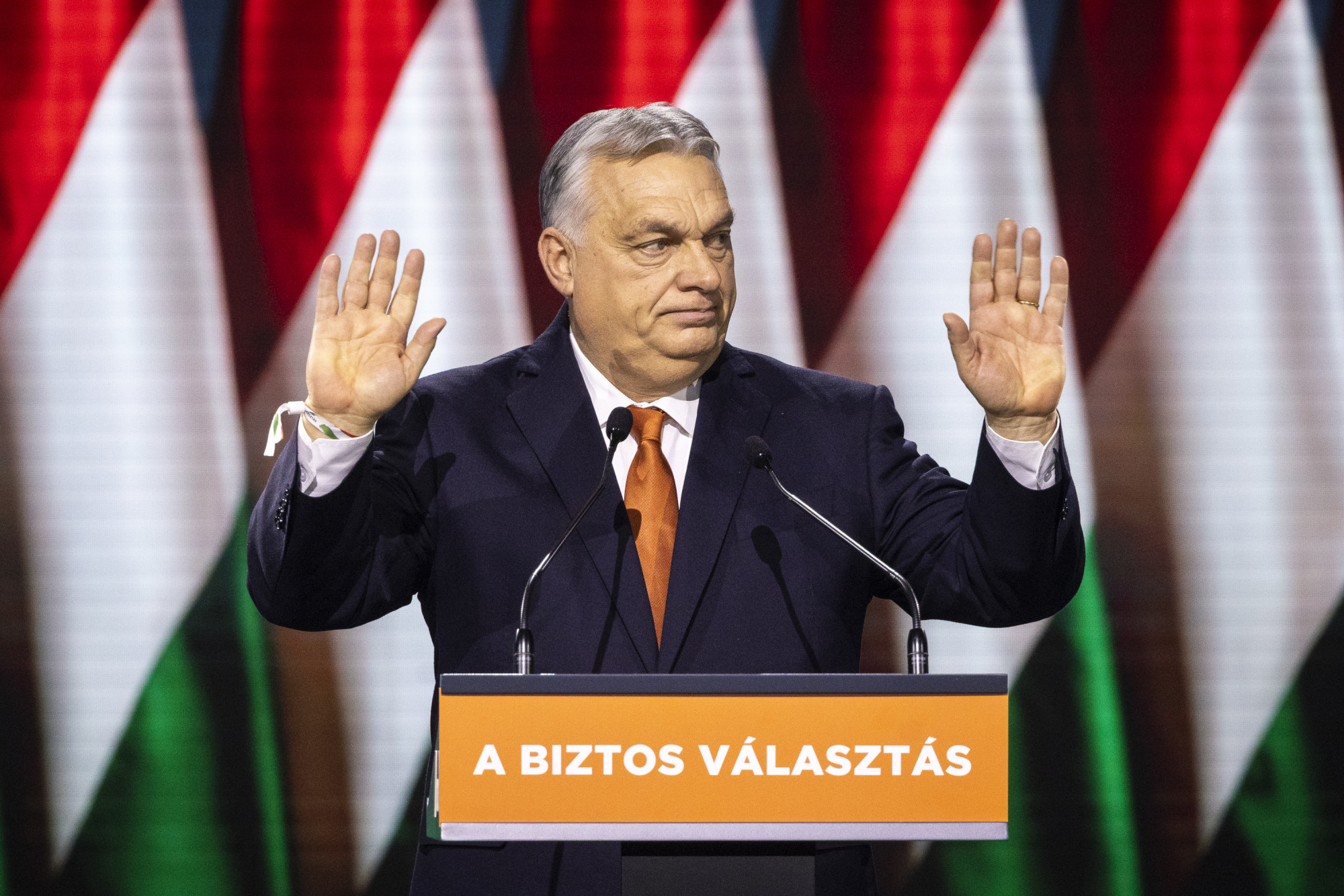 Orbán Viktor sikeres pszichoparanukleáris kísérleti robbantása: a szétpattanó hazugságbuborék detektálható igazsággá vált