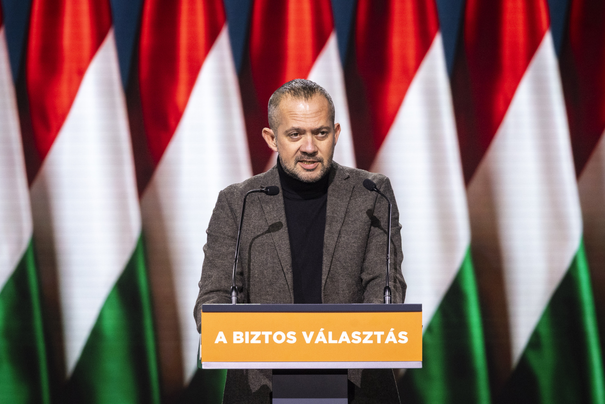 Kamu videóval riogatta a követőit Gyopáros Alpár kormánybiztos