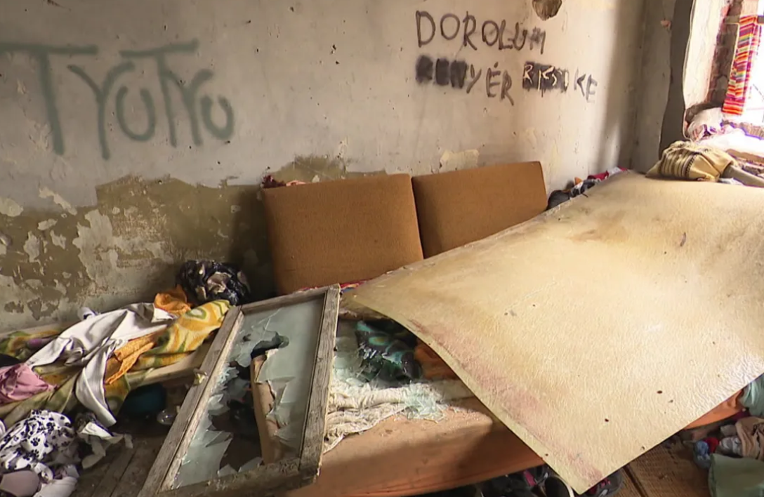 Karácsony óta fagyoskodott három gyerek víz és villany nélkül egy kőbányai házban