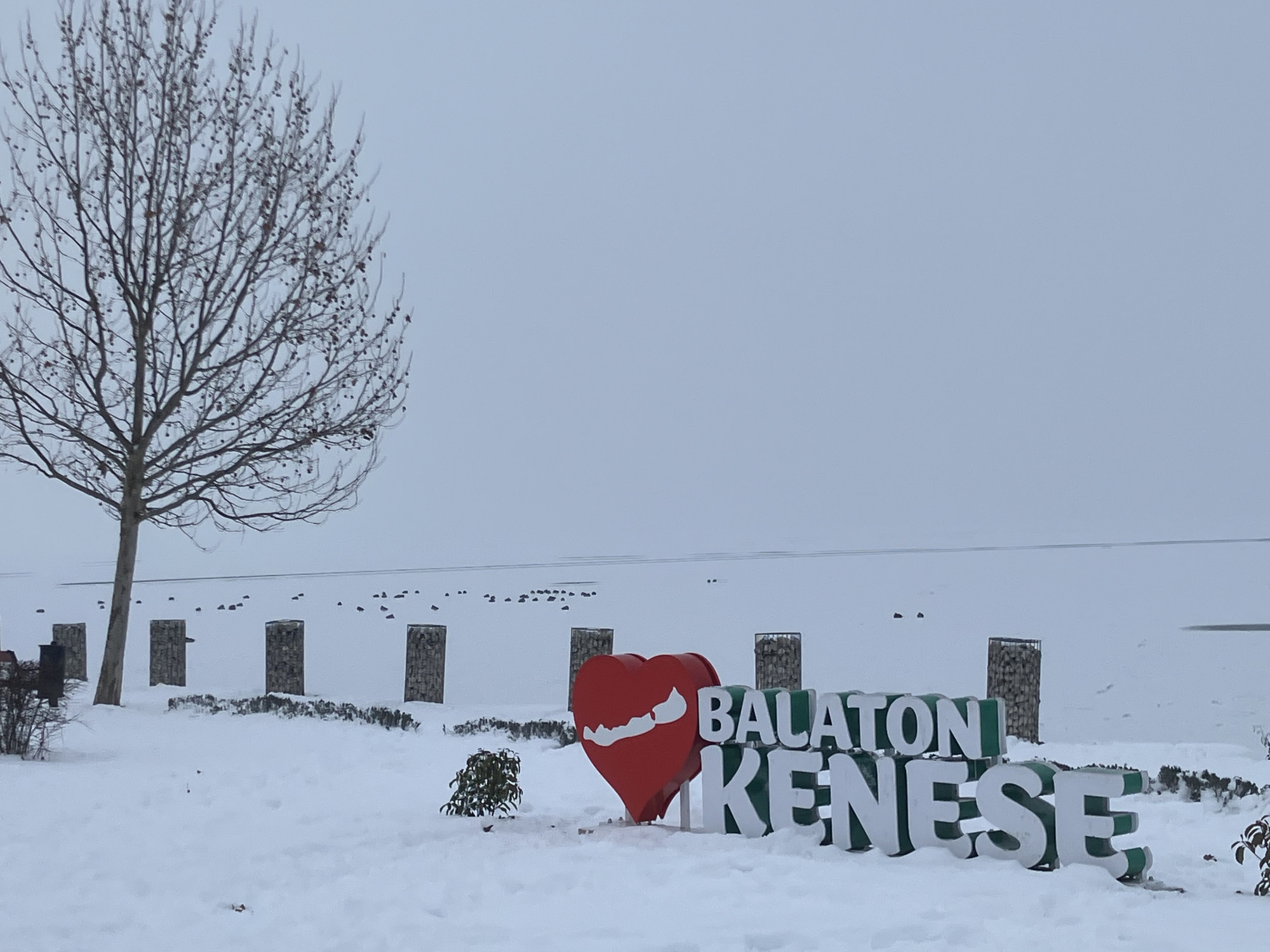 Nagyon figyeljen, akit vonz a befagyott Balaton