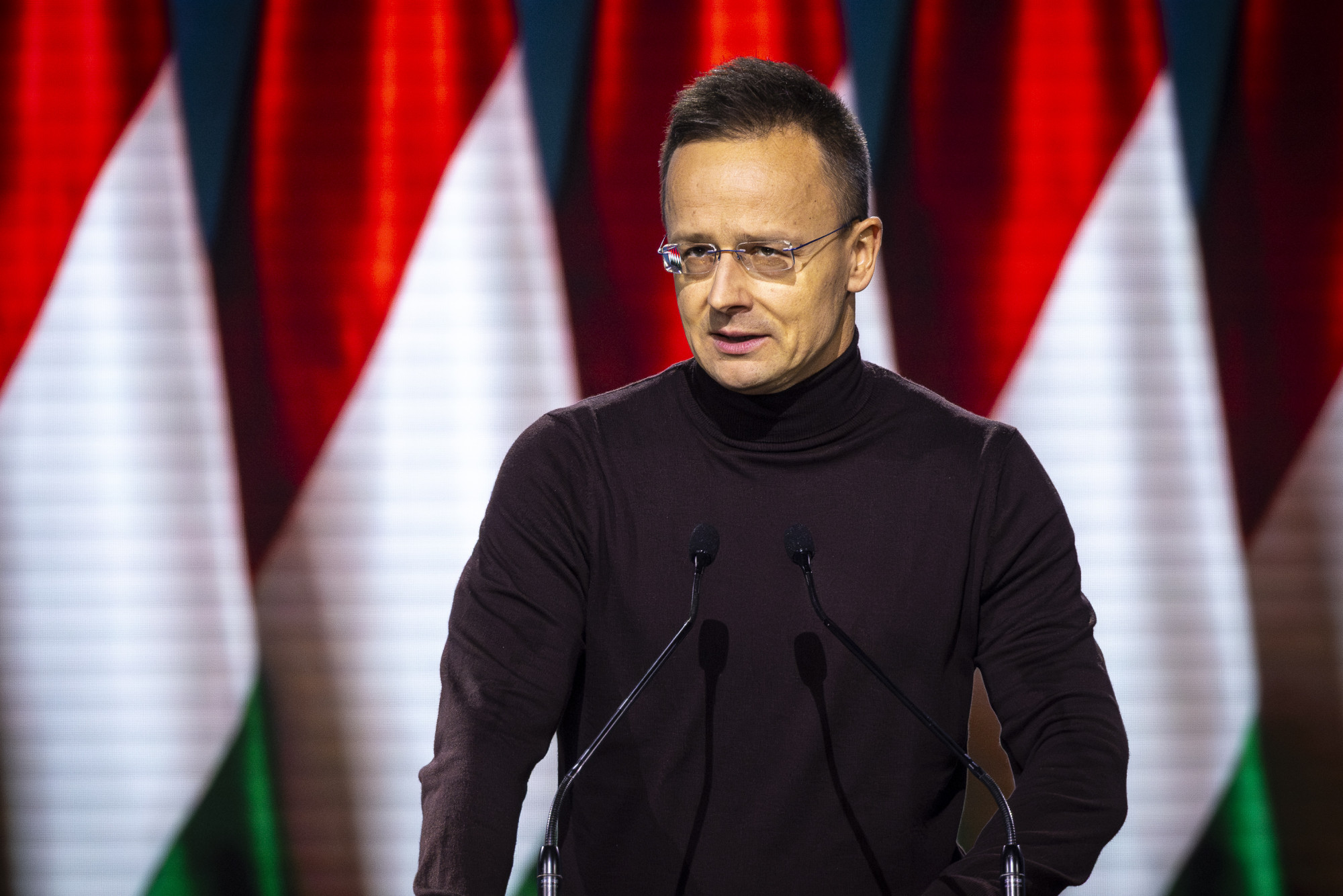 Szijjártó Péter a „túszejtéses” ügyről: Jogosan adódik a kérdés, hogy nem az ukrán háborús maffia pénzéről van-e szó