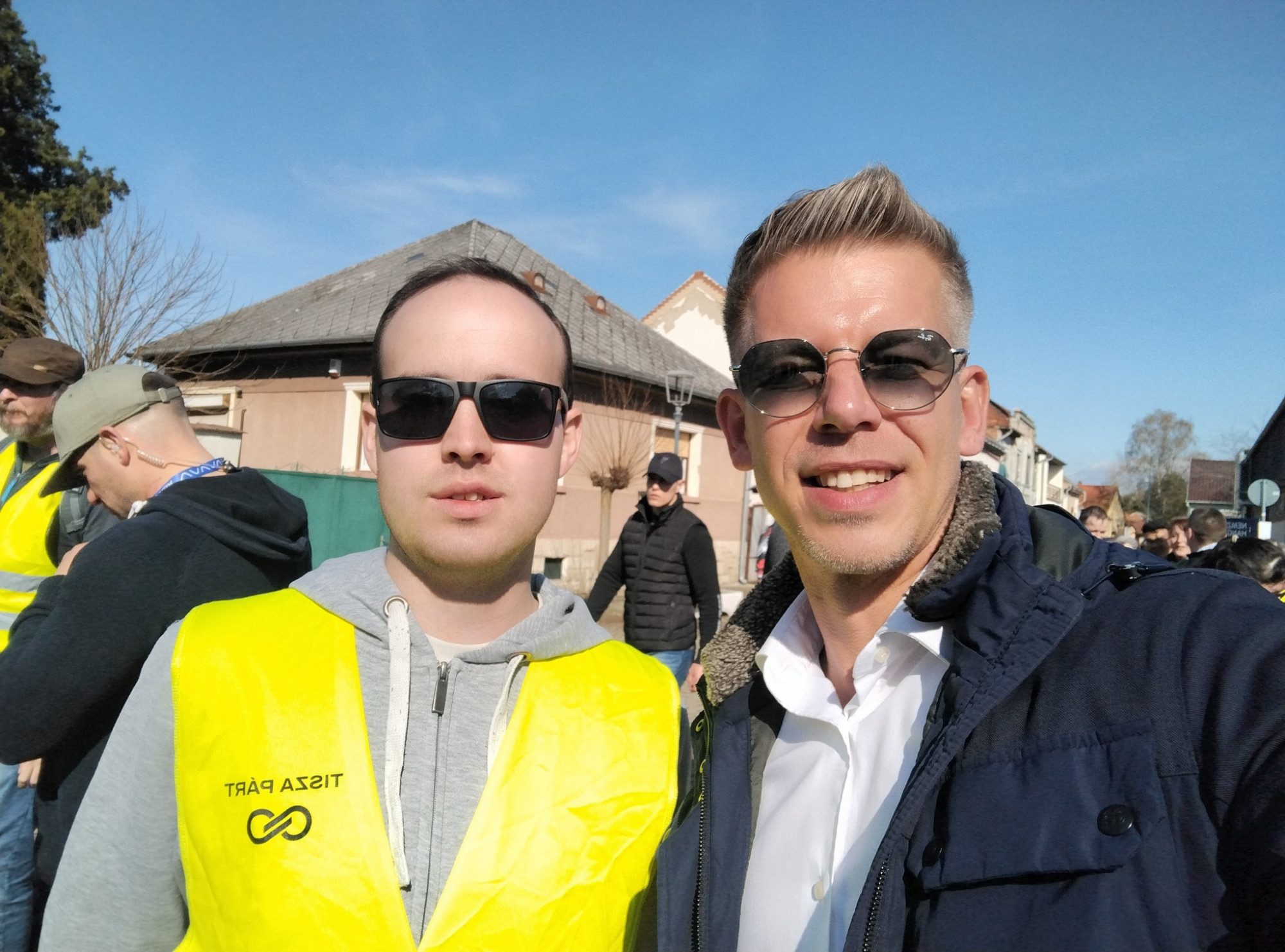 „A sajtóban megjelent véleményem nem minden esetben tükrözi a saját véleményemet” – írta a férfi, aki volt tiszás aktivistaként támadja Magyar Mártont az Indexen