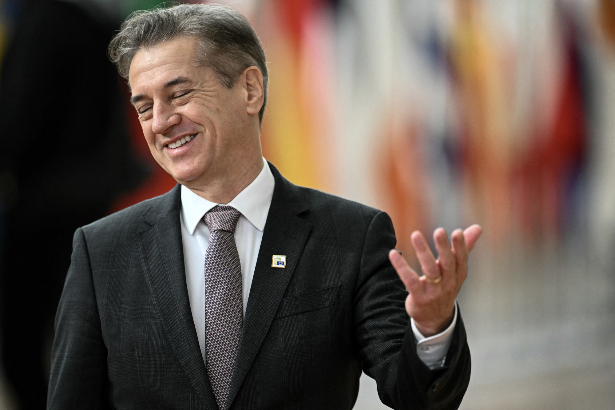 Két hónappal a választások előtt gyanúsította meg a korrupcióellenes hivatal a szlovén miniszterelnököt