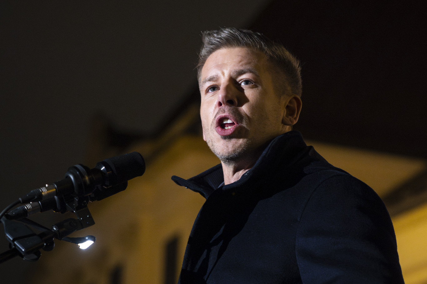 Magyar Péter sürgős találkozót kezdeményezett a gödi akkugyár vezetőivel