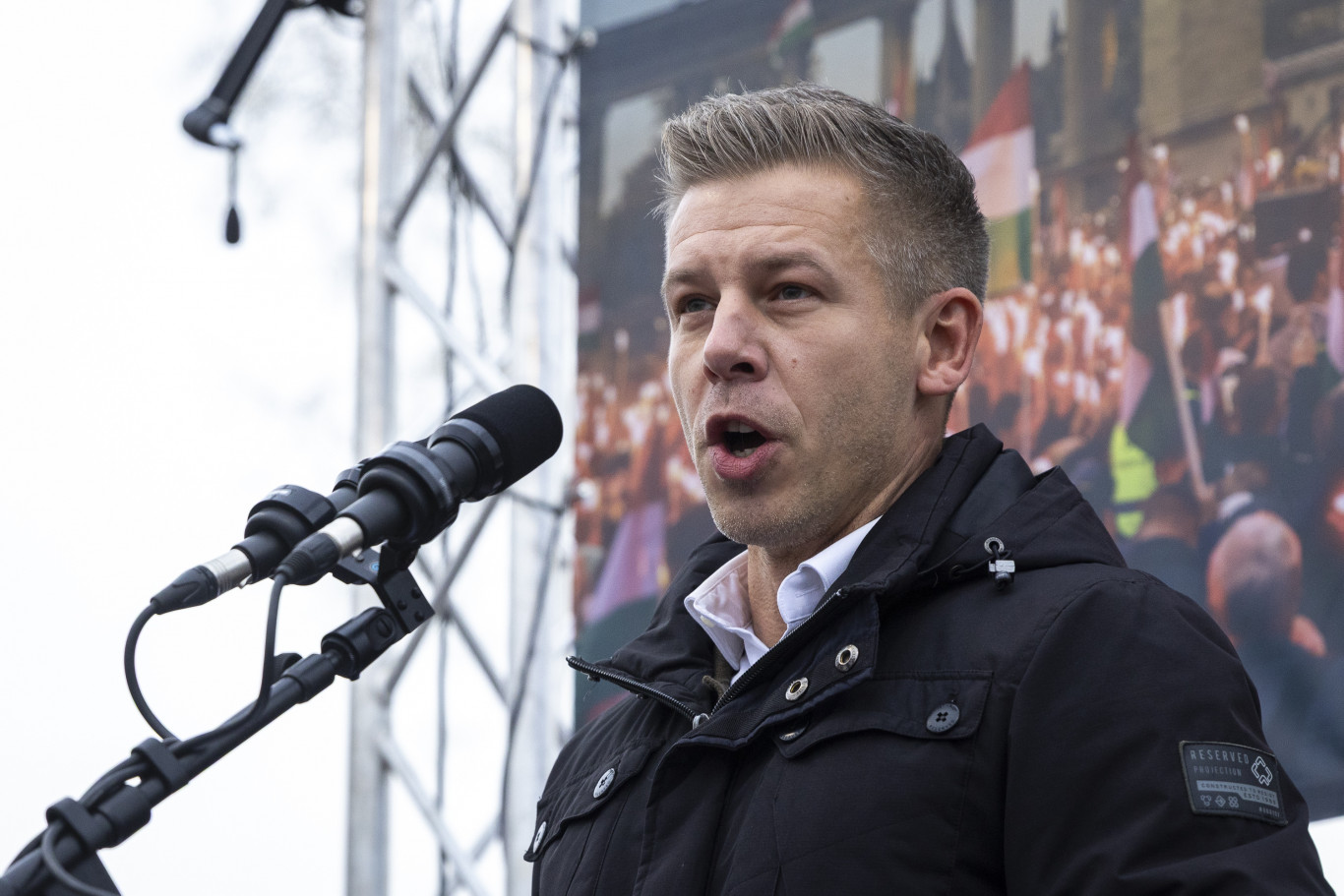 Magyar Péter az akkumulátoripari beruházással kapcsolatos visszaélések kivizsgálását és a titkos kormánydöntések nyilvánosságra hozását ígéri