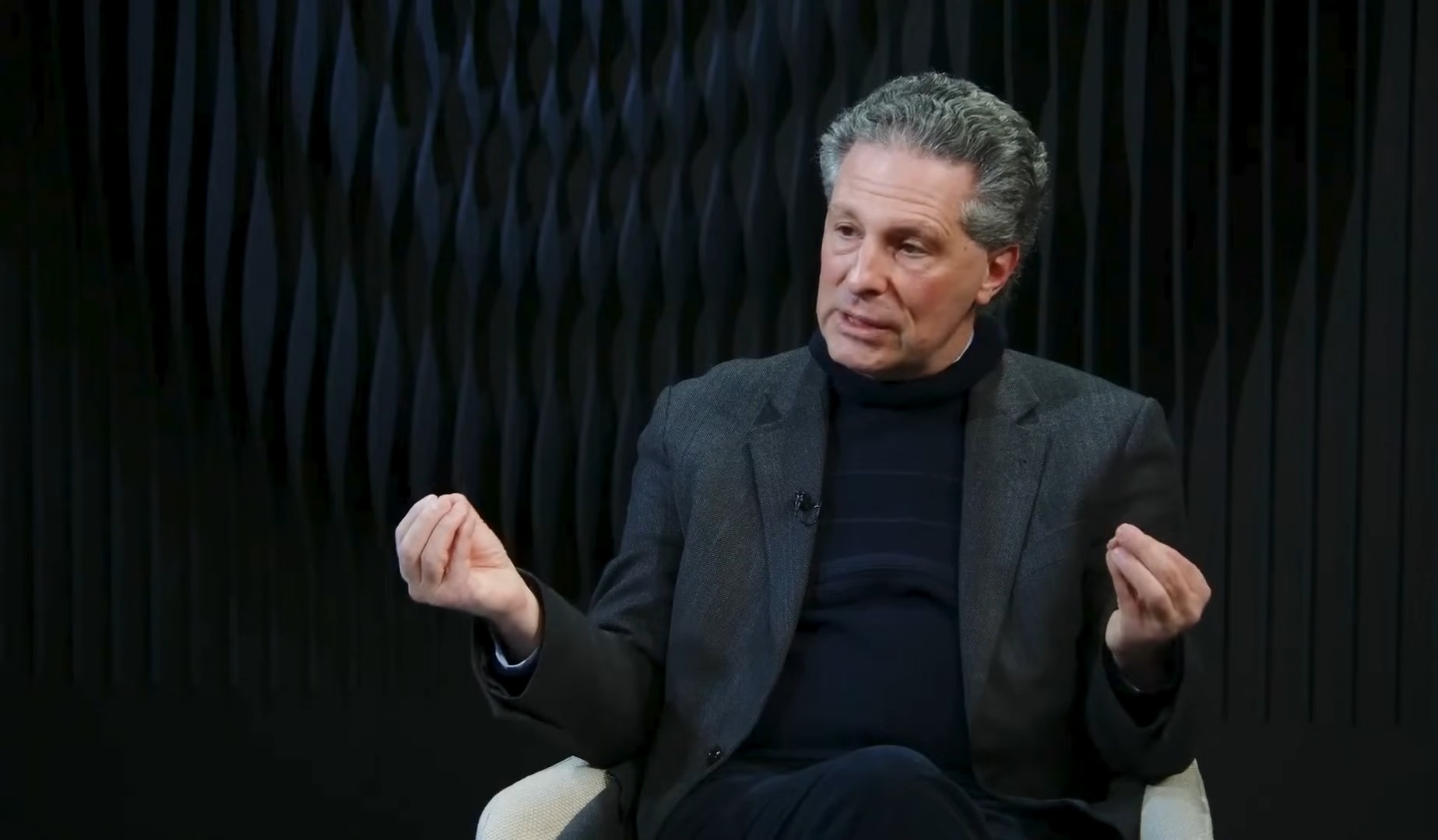 A mindig kritikus Schiffer András kritikája