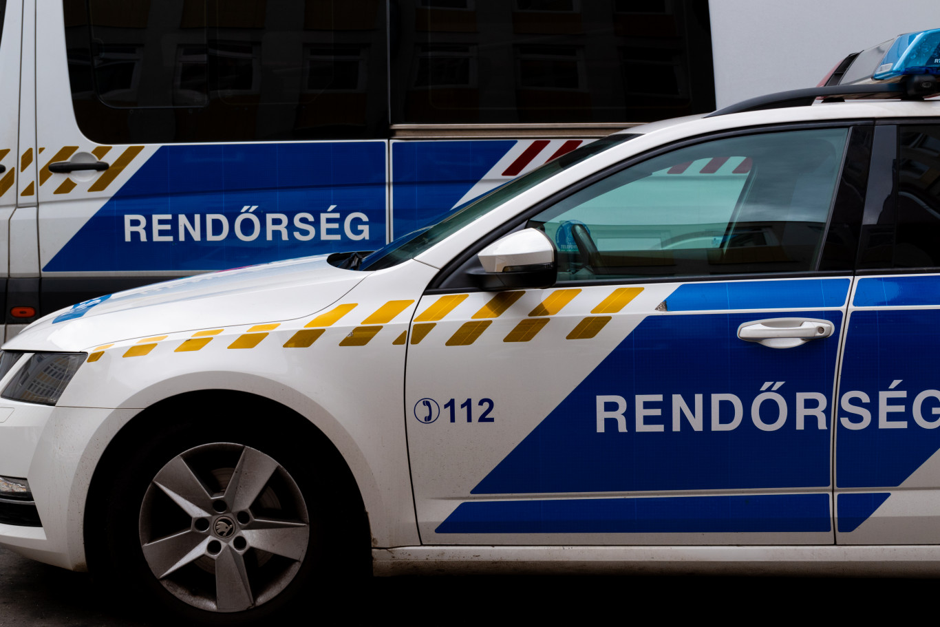 A Pécsi Est szerint brutálisak voltak a razziázó rendőrök, a megyei rendőrkapitányság kiáll a kollégáik mellett