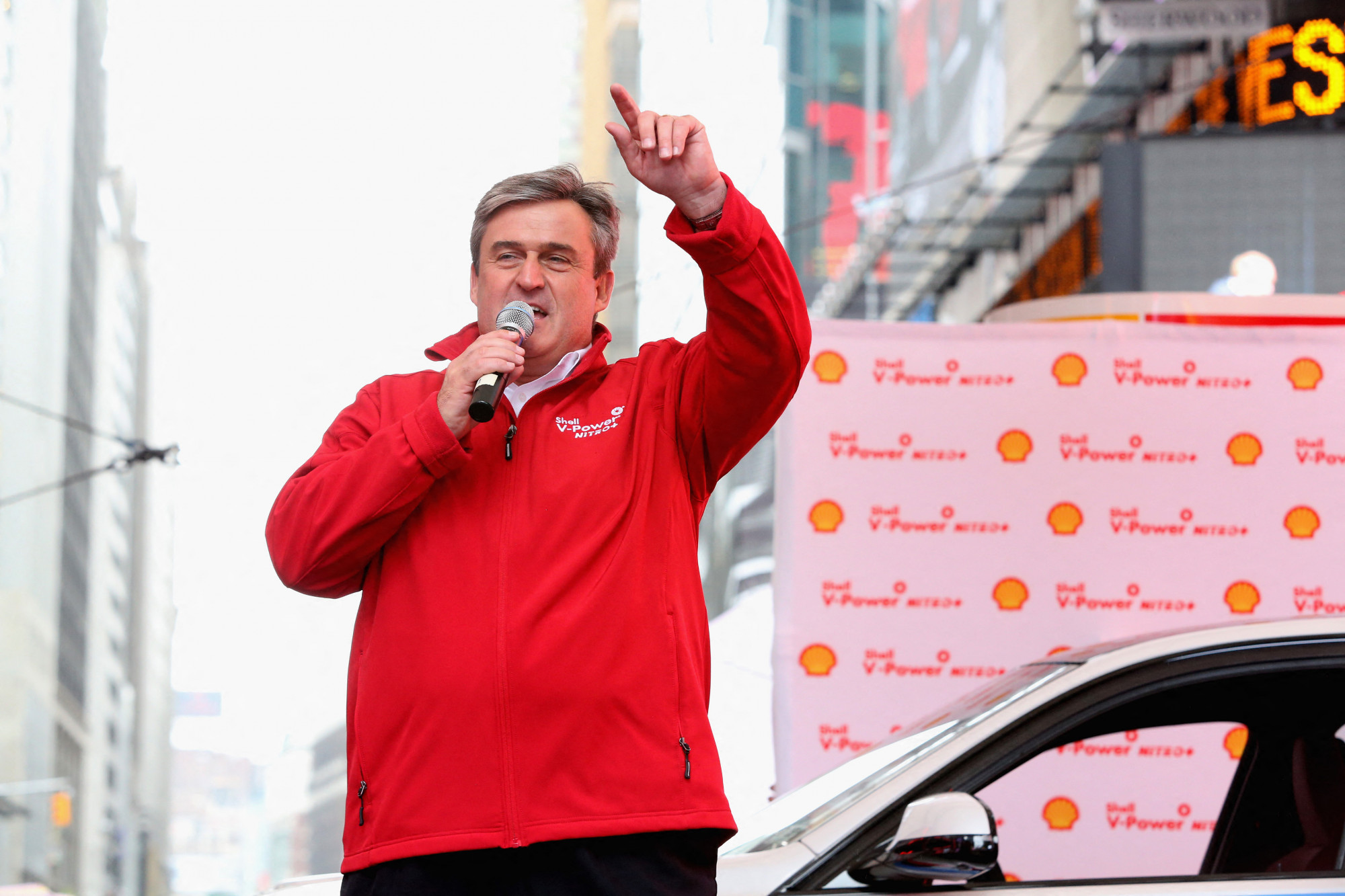 A Sugár Vasedényéből indult, a Shell topmenedzsere lett