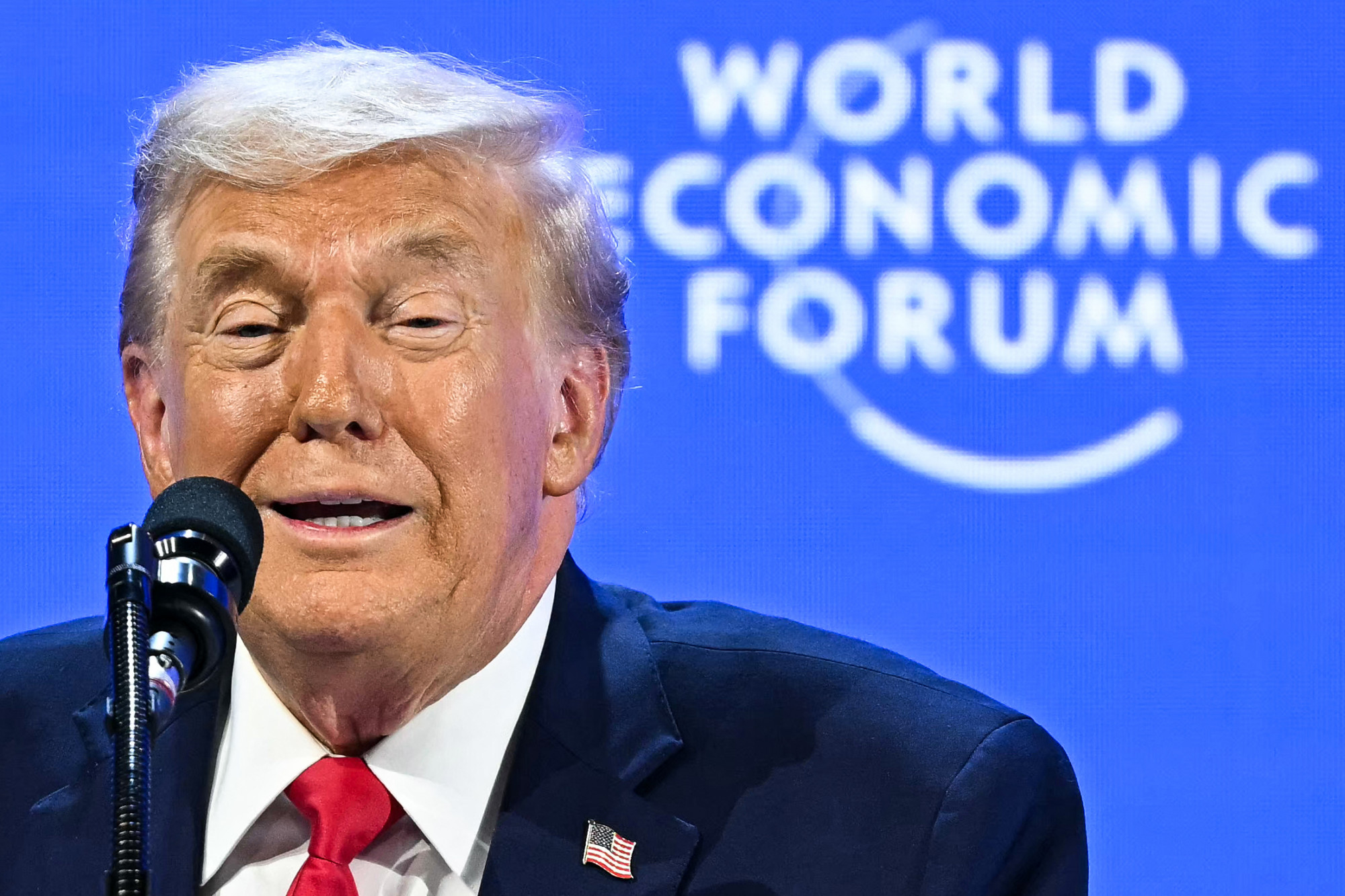 Trump zavaros monológjában arról beszélt Davosban, hogy az USA hülye volt, hogy visszaadta Grönlandot a dánoknak