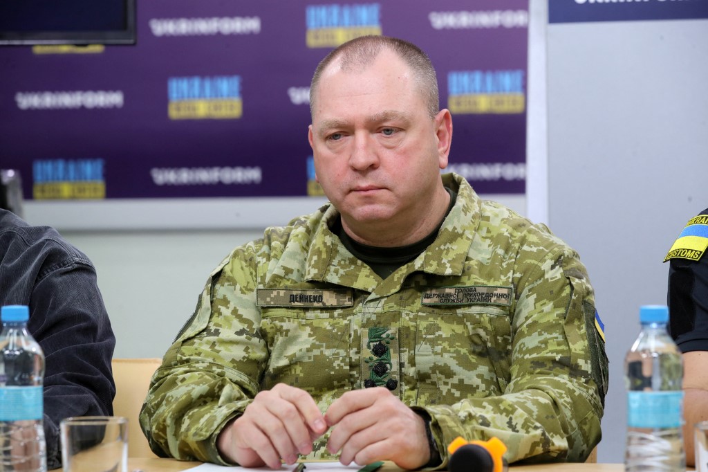 Cigicsempészettel kapcsolatban, több tízmilliós vesztegetési ügyben vádolták meg az ukrán határőrség egykori vezetőjét