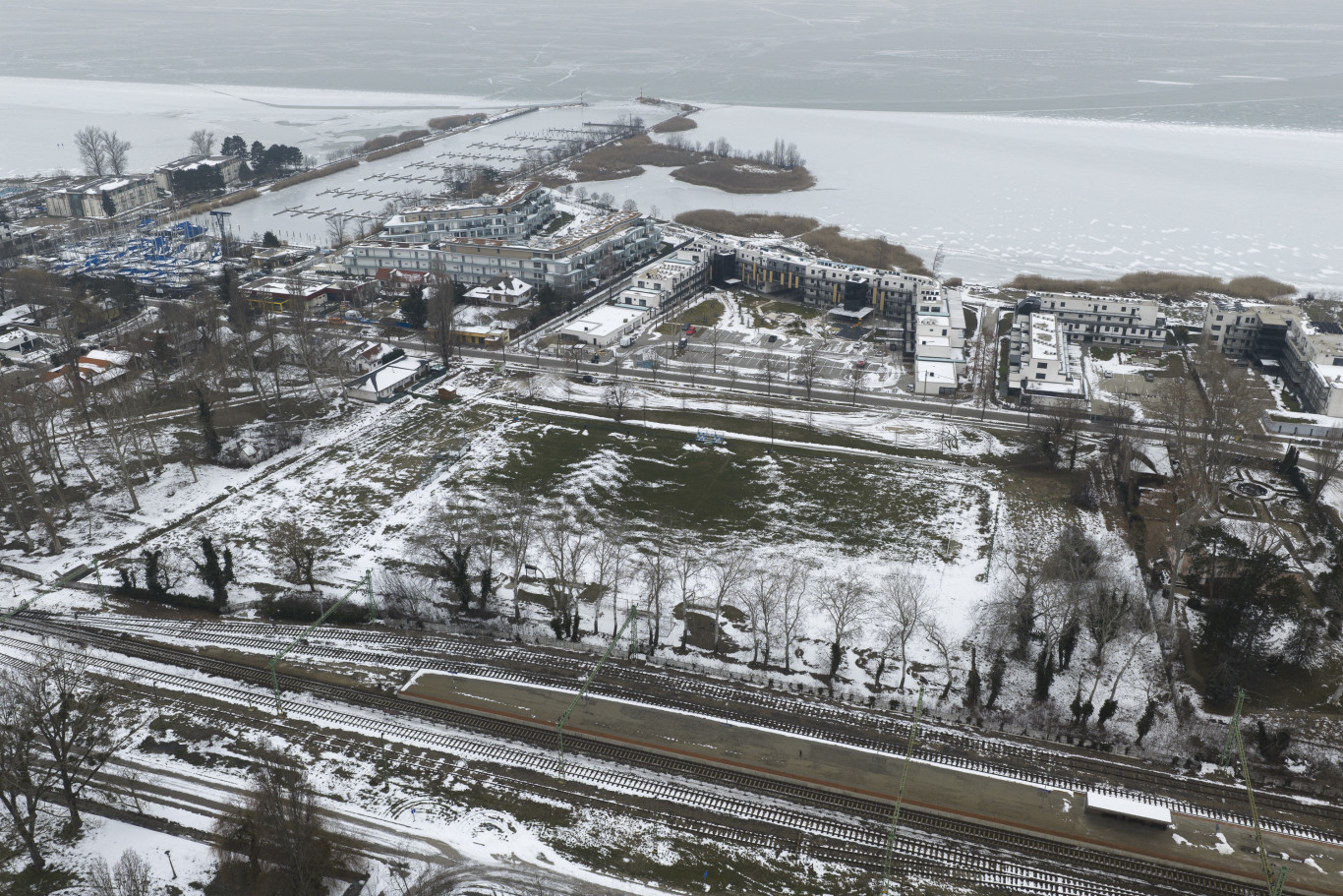 Ilyen is van: civilek petíciója és a Tisza védte meg a balatonszemesi focipályát a Fidesztől