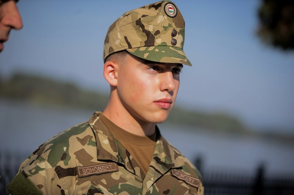 Szolgálat közben nem politizálhatnak az önkéntes tartalékosok