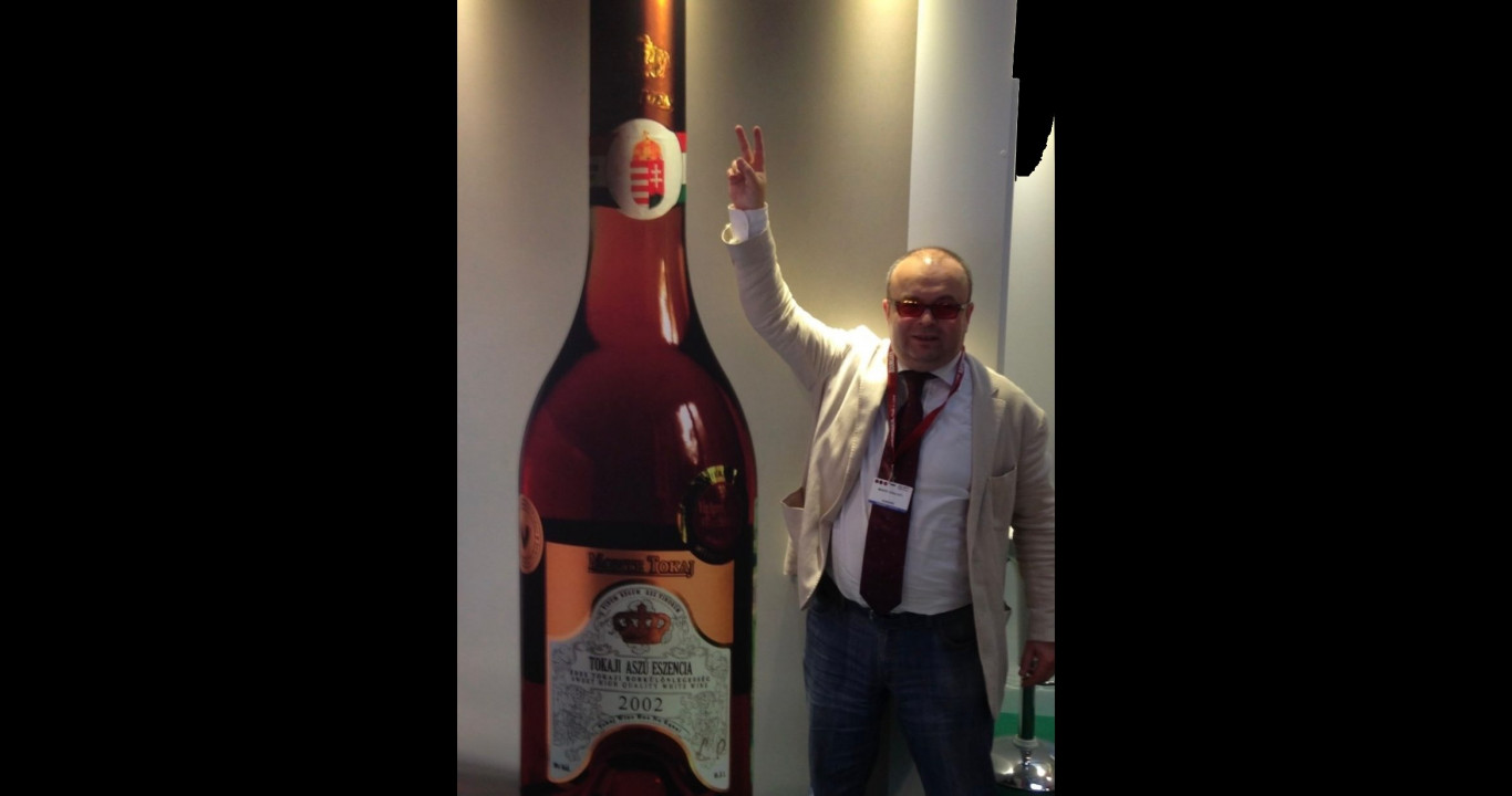 A külügy támogatásával Dubajba viszi a borát a több ezer orosznak magyar vízumot garantáló Kiss Szilárd