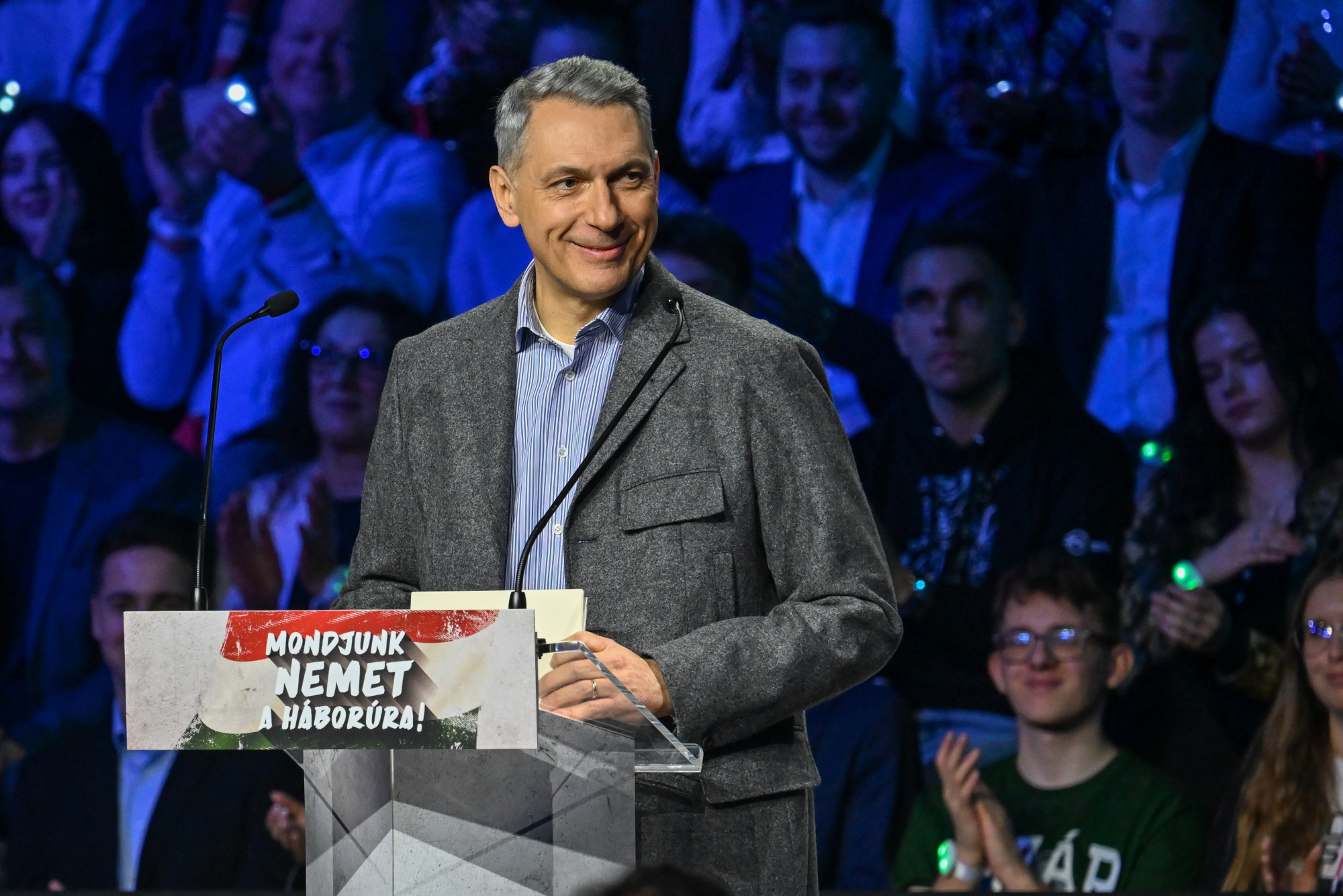 Lázár János bocsánatot kért a cigányoktól a kaposvári DPK-gyűlésen