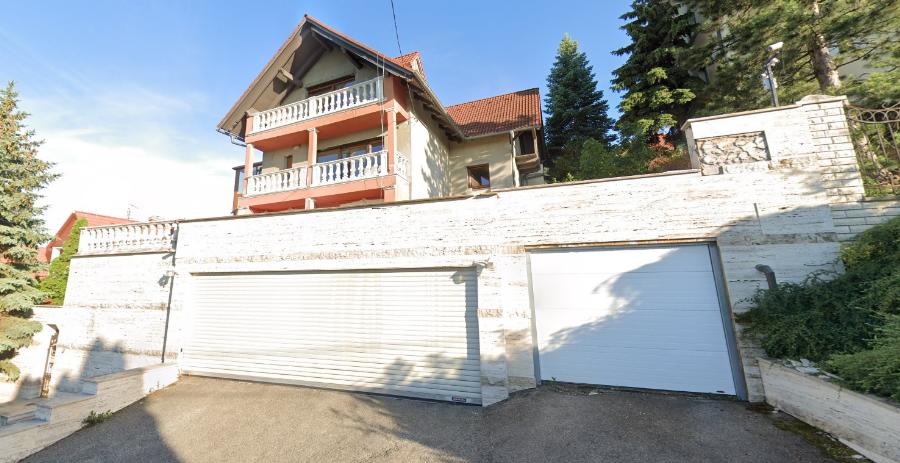 600 millióért árvereznek egy budai villát, ahol tucatnyi bedőlt cég működött, köztük luxusjacht-vállalkozás is