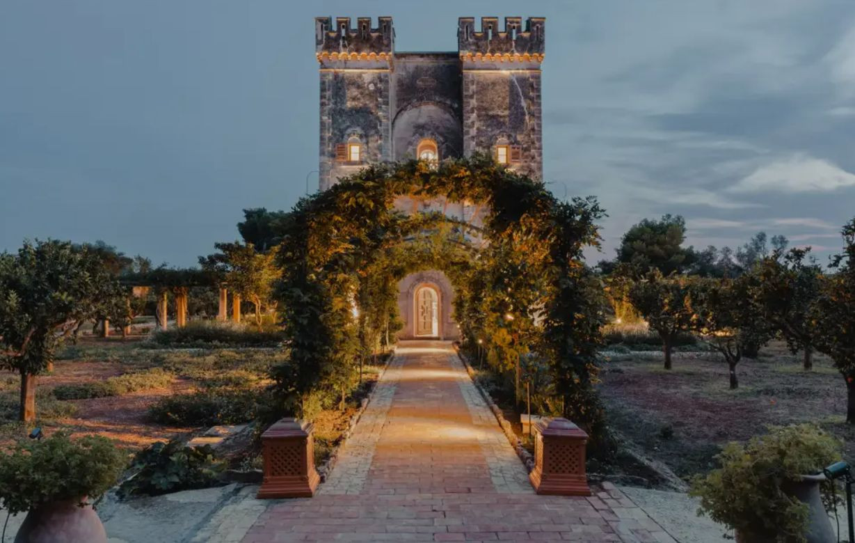 Közel 100 milliárdos vagyon válhatott köddé az MNB-alapítvány svájci, luxusingatlanokkal foglalkozó cégénél