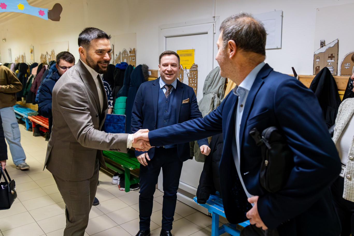 Olvasónknak hozzájárulási nyilatkozatot küldtek: csak akkor mehetnének debreceni óvodások az állatkertbe, ha fotózkodnak a Fidesz képviselőjelöltjével