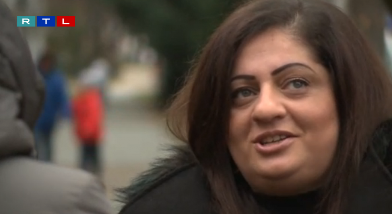 Nem vezényelték oda és nem bűnöző, mondja az egyik tüntető, aki a gyöngyösi fórumon vonta felelősségre Lázárt