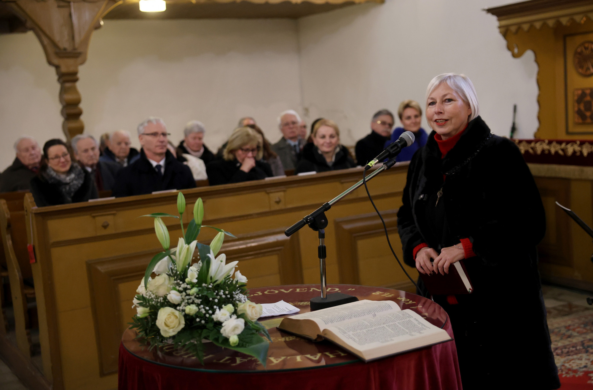 Ezúttal református templomban kampányoltak a fideszes politikusok