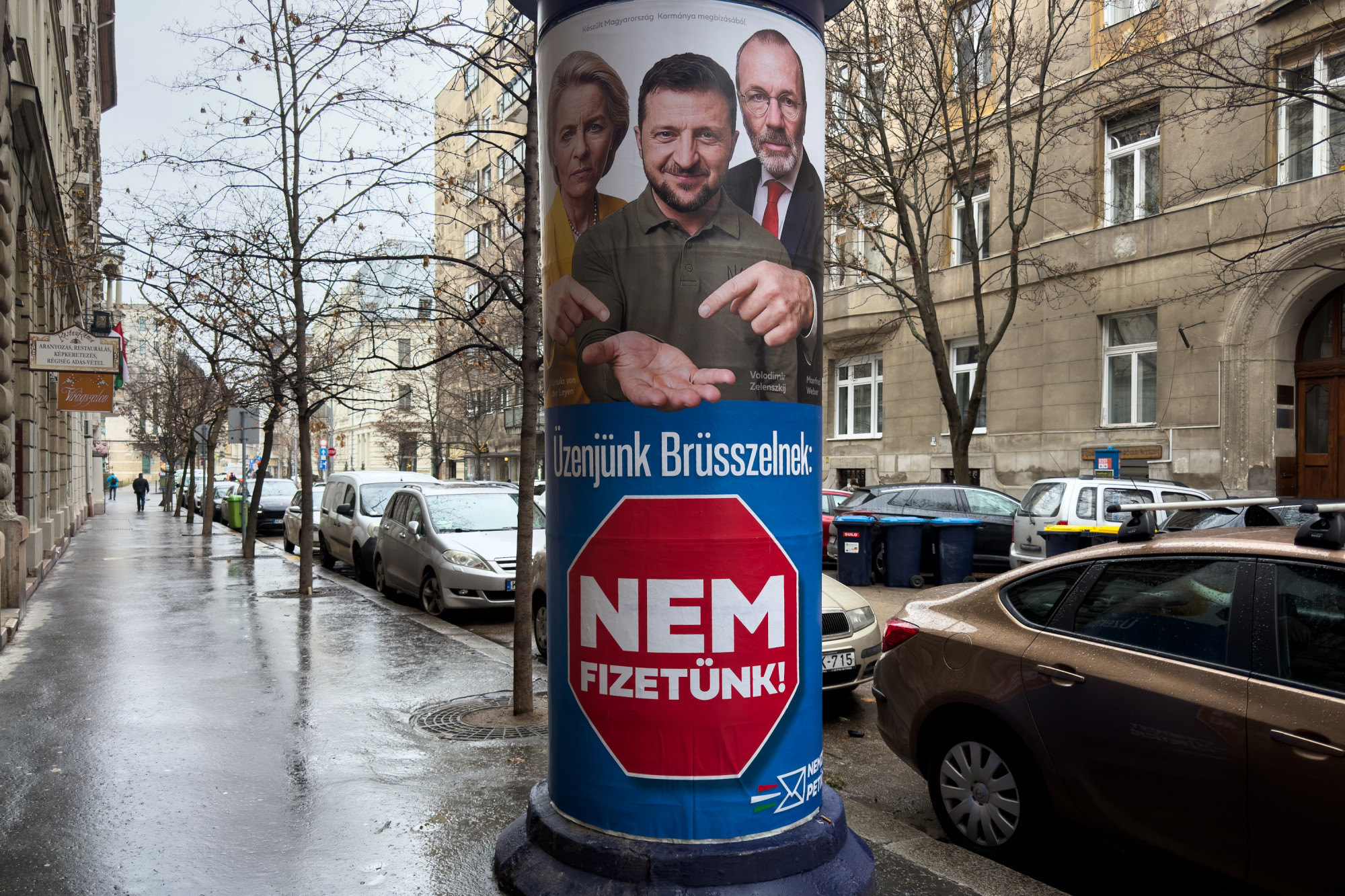 10+1 év plakáthisztéria Rogán Antal és Balásy Gyula Magyarországán