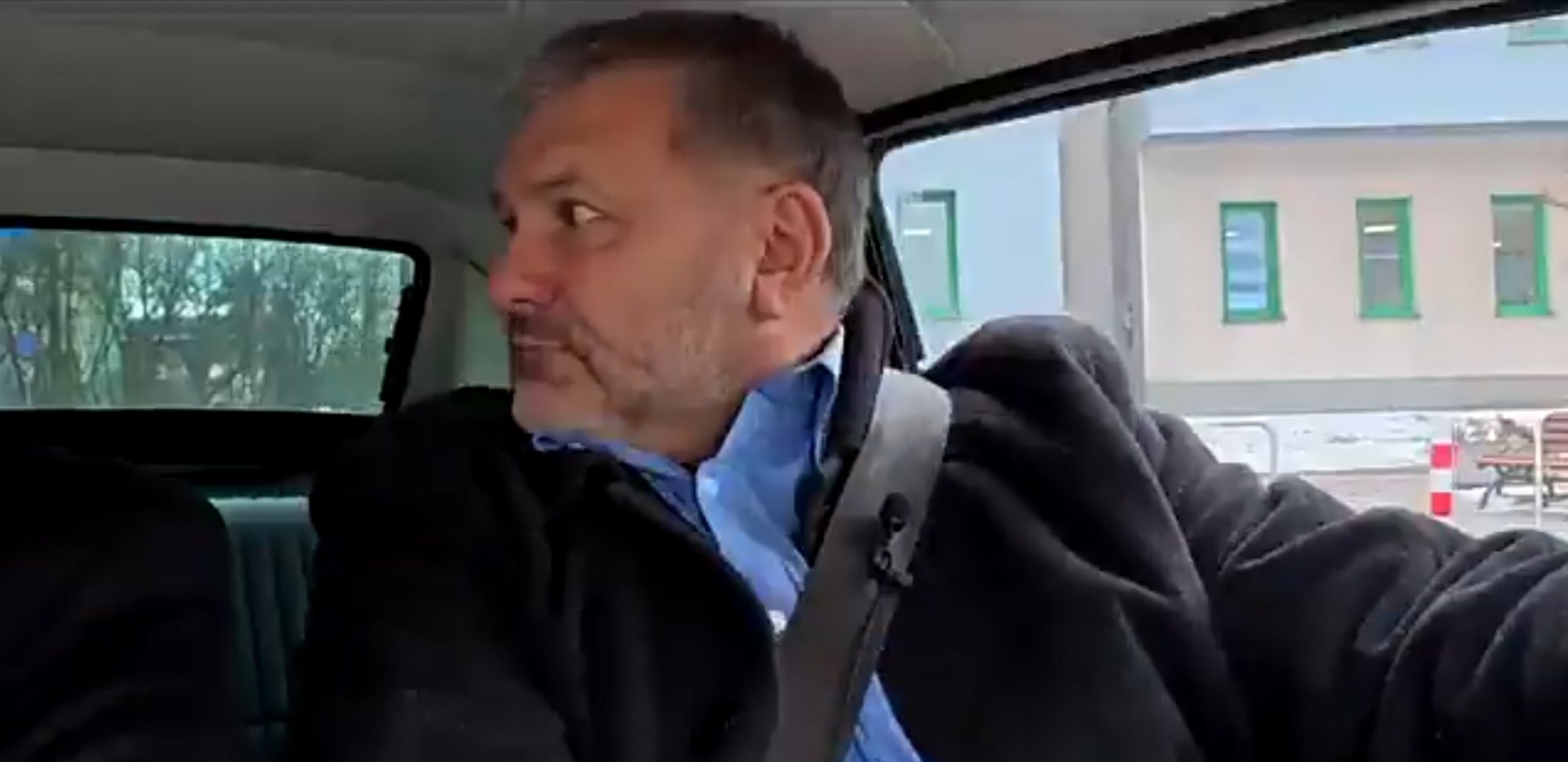 Nem engedett át egy embert a zebrán, megbírságolták a lengyel igazságügyi minisztert