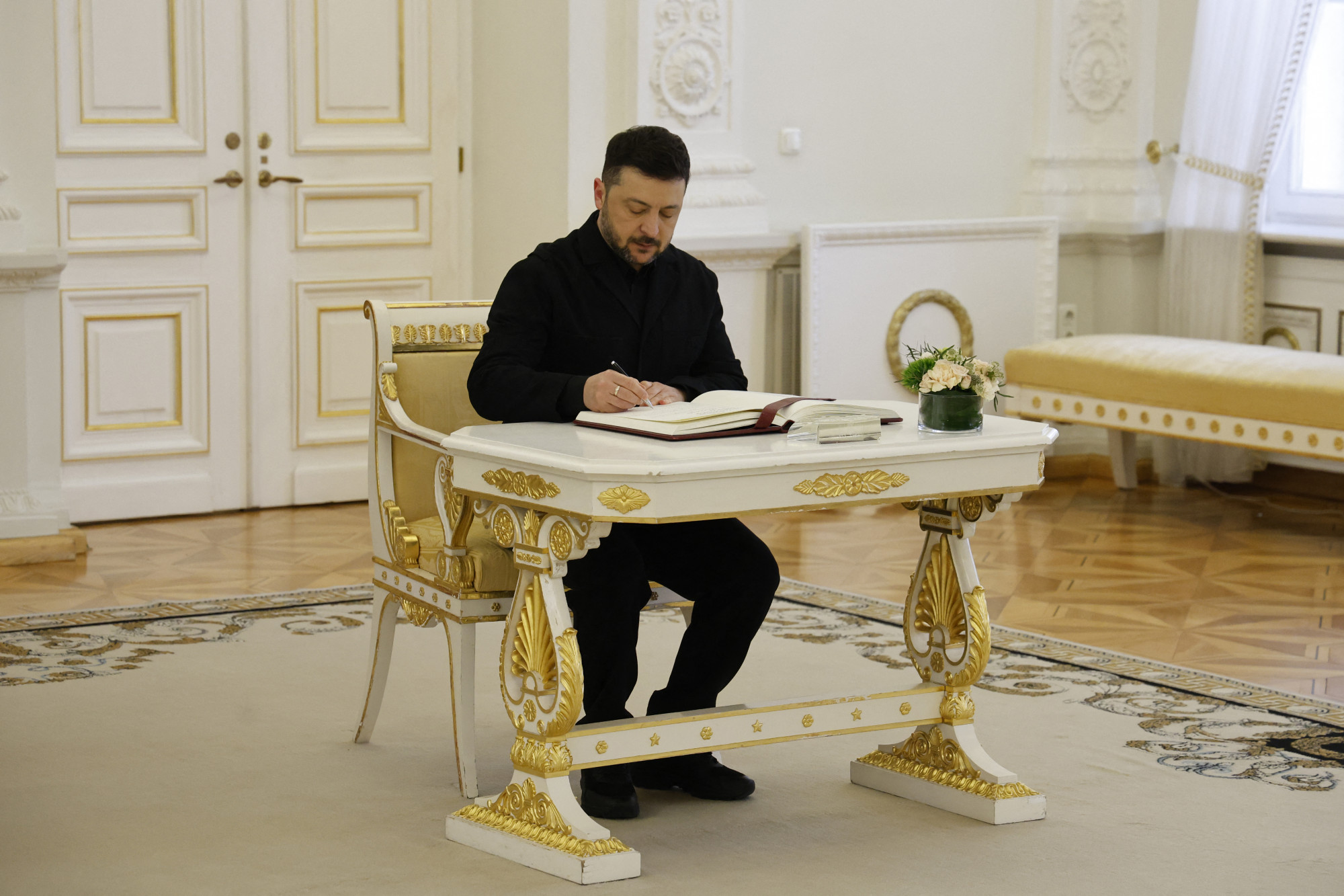 Zelenszkij megváltoztatja a tárgyalási pozícióját az orosz bombázások miatt