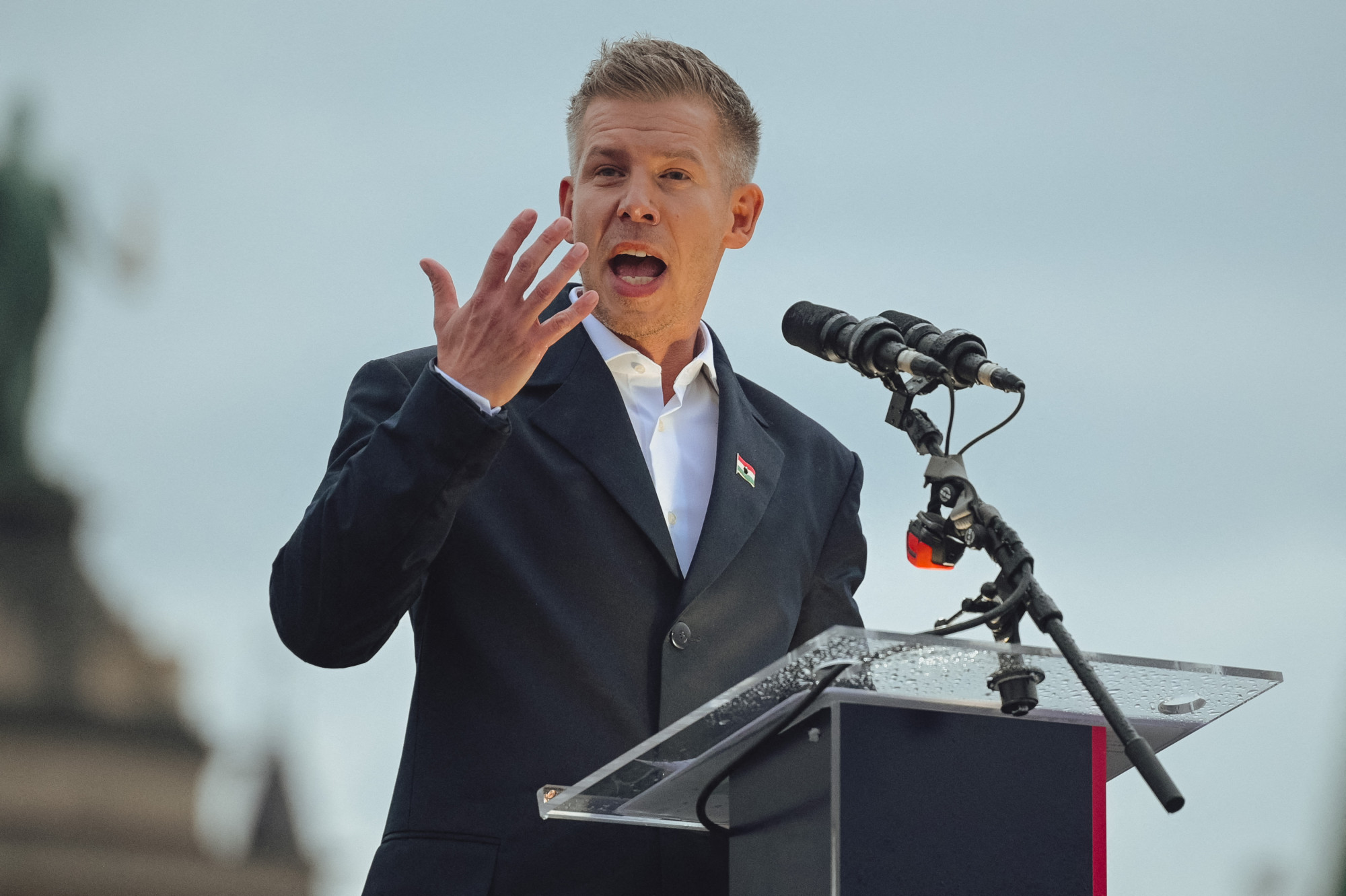 A Medián felmérése szerint Magyar Pétert többen tartják alkalmasnak miniszterelnöknek, mint Orbán Viktort