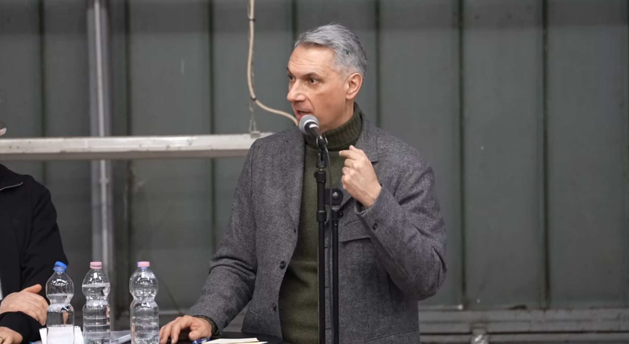 Lázár János: Én nem szégyellem, hogy buditakarító miniszter vagyok