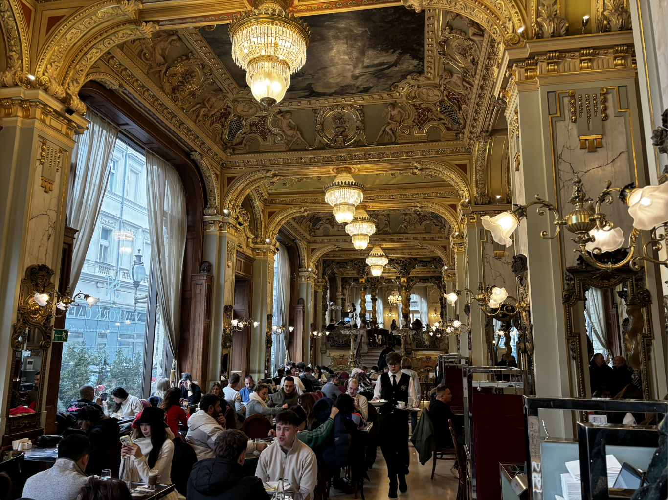 Kalória és kapitalizmus – minden idők somlóija és a Karinthy–Tiborcz-egyenlet megfejtése a New York Kávéházban