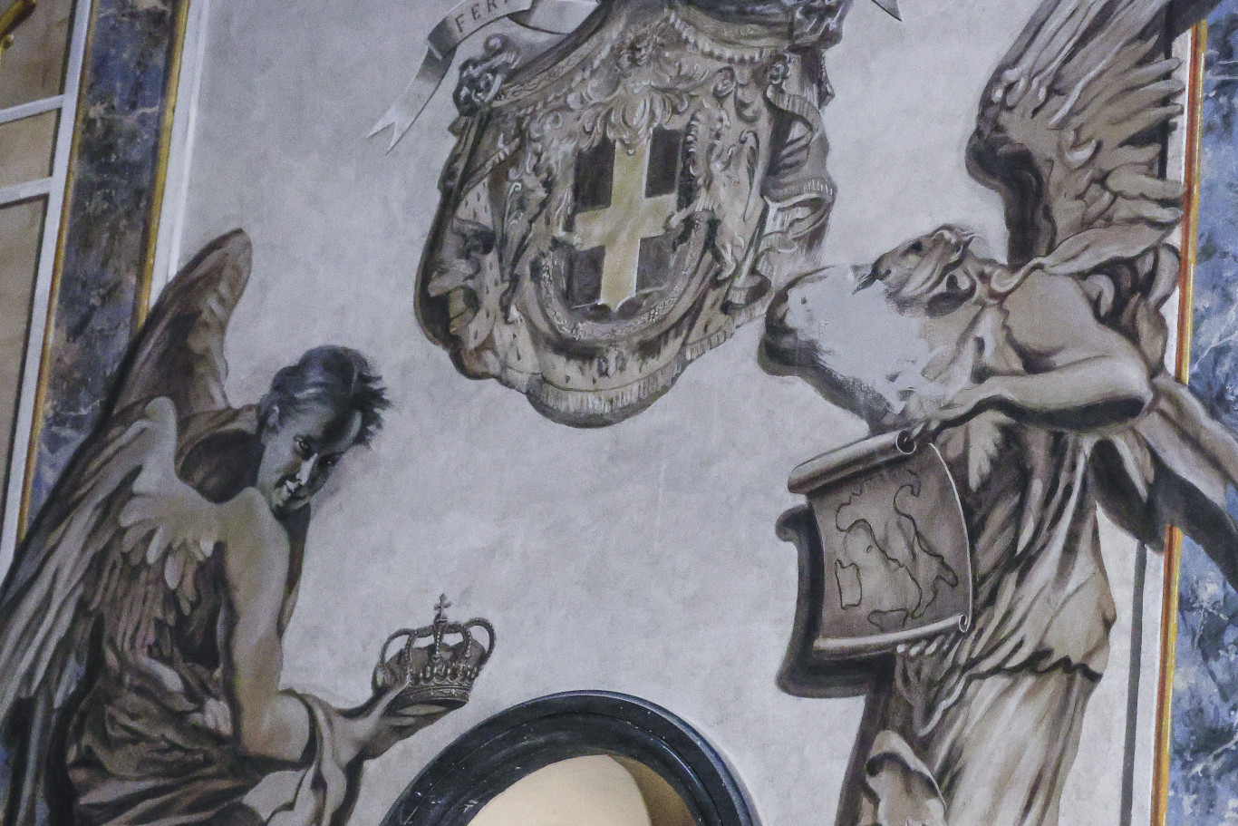 Lefestették a Meloni-arcú angyalt a római templomban