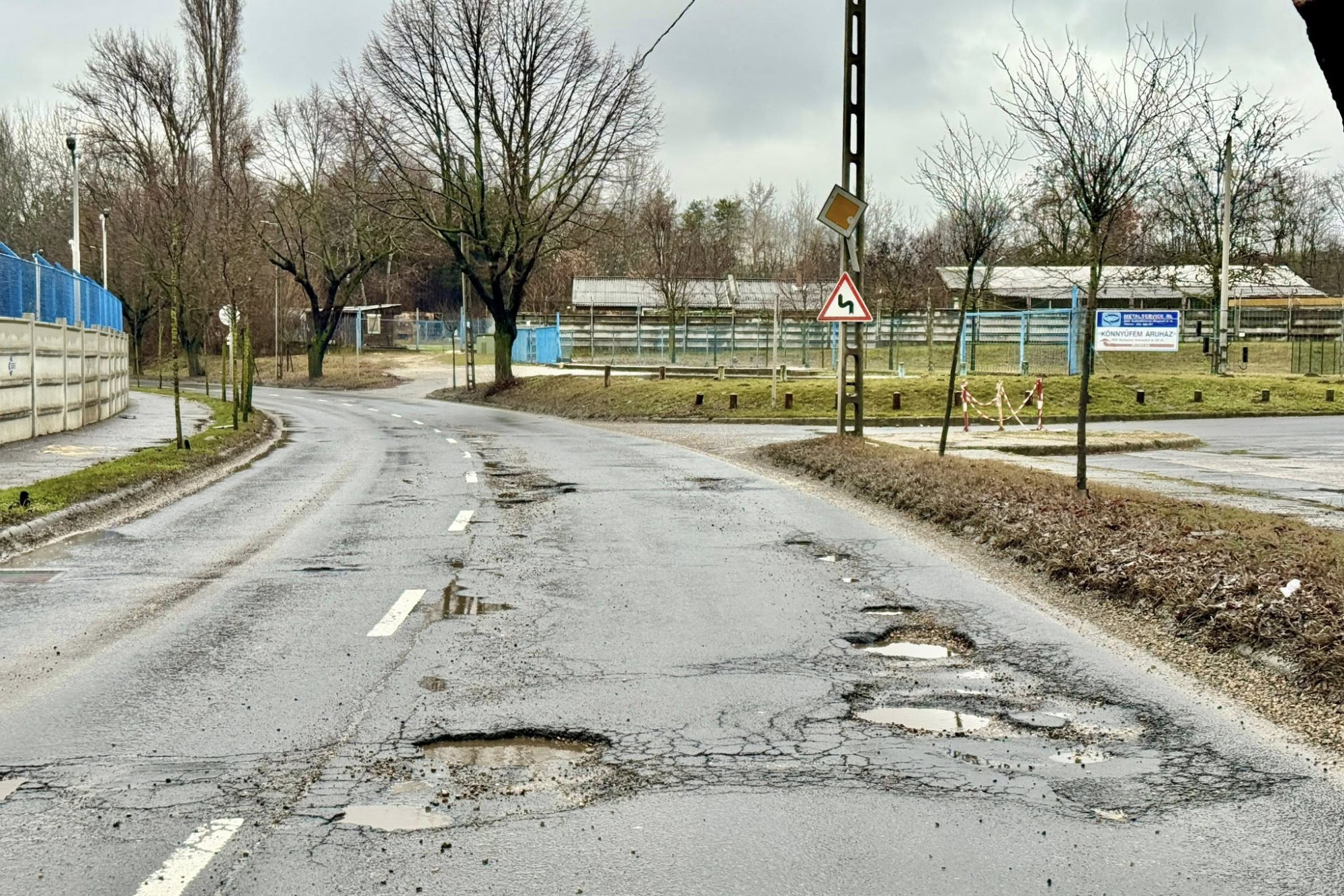 Rekordot döntöttek a kátyúk a fővárosi utakon