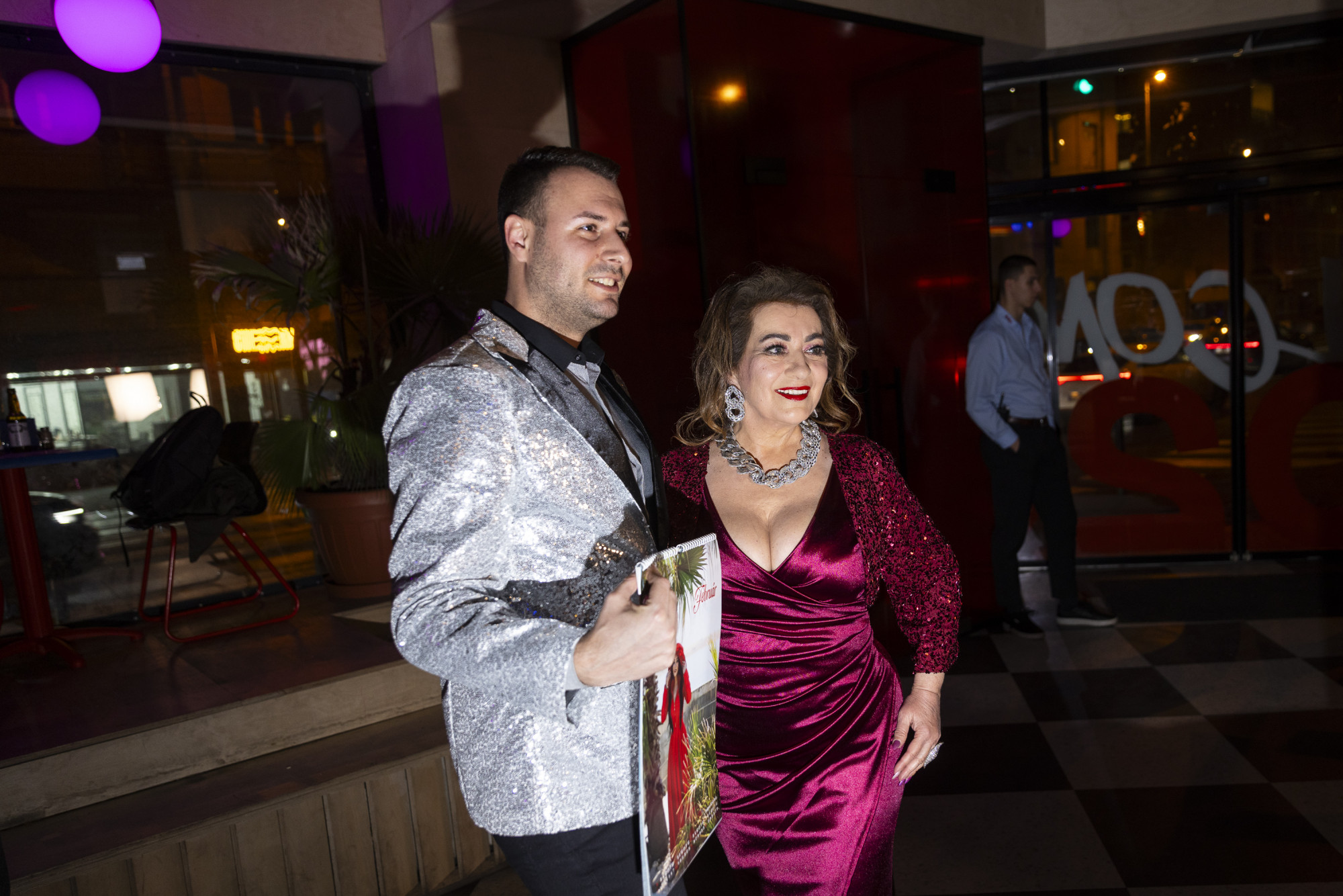 A 68 perc, amíg sorban álltam Kiszel Tünde naptáráért