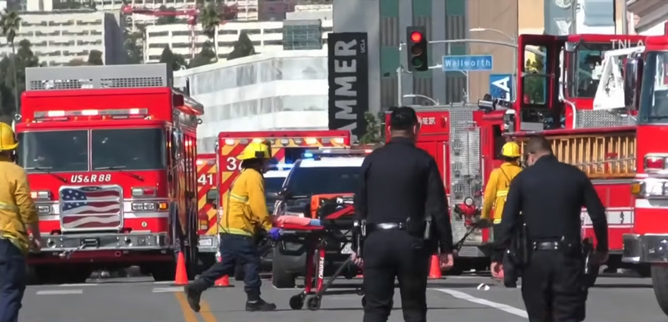 92 éves nő vezette a Toyota Priust, ami élelmiszerboltba csapódott Los Angelesben, hárman meghaltak a balesetben