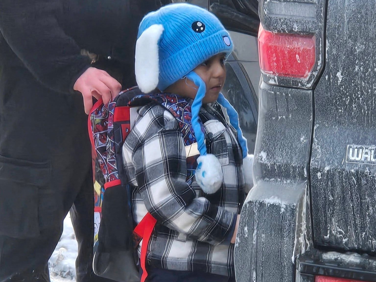 Egy másfél éves kislányt is őrizetbe vettek Trump fegyveresei, majdnem meghalt a fogságban