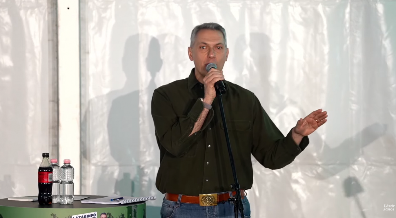 Zúgott a „Mocskos Fidesz” Lázár péceli fórumán