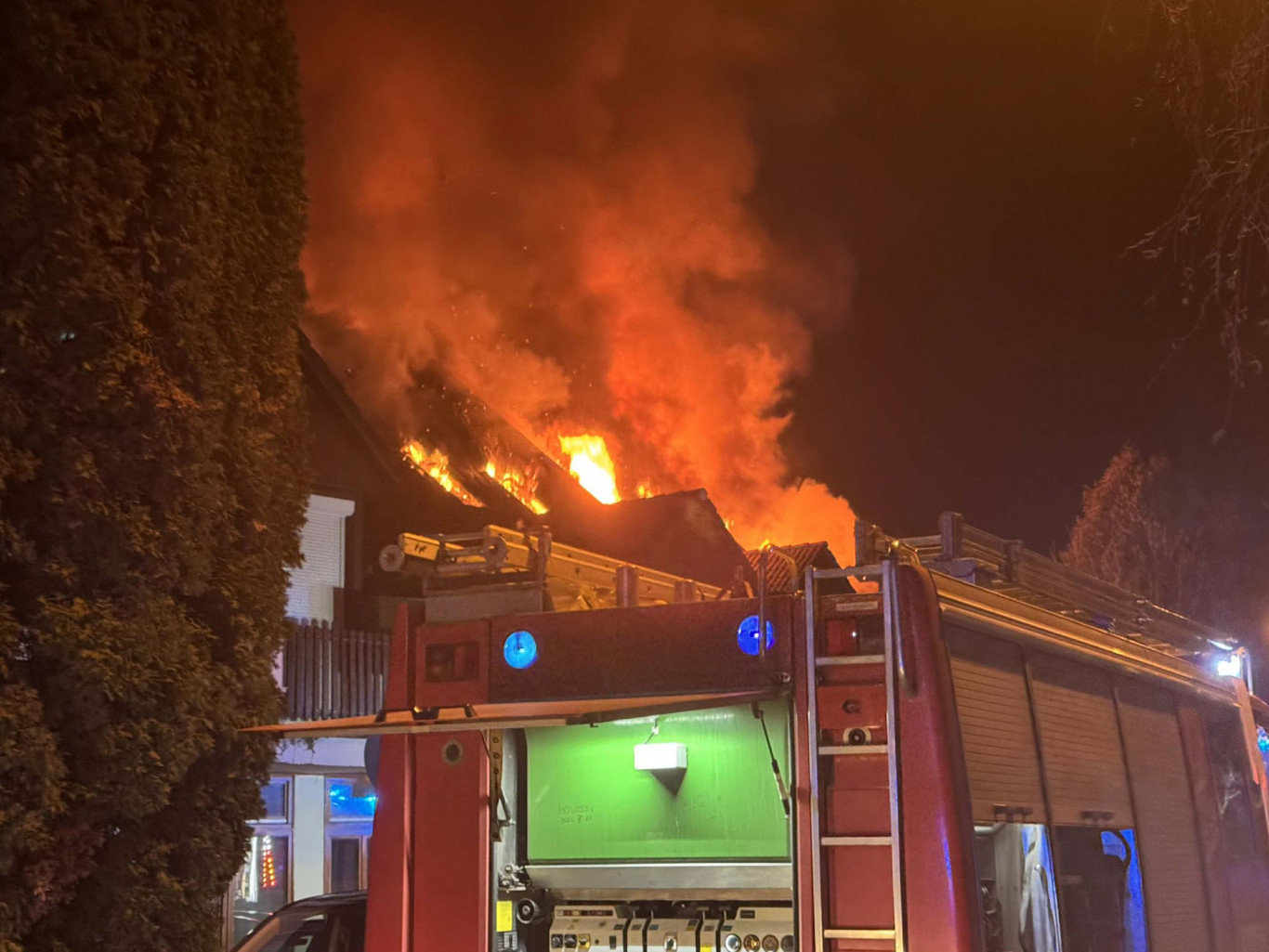 Robbanás okozhatta a Budakeszin történt halálos háztüzet