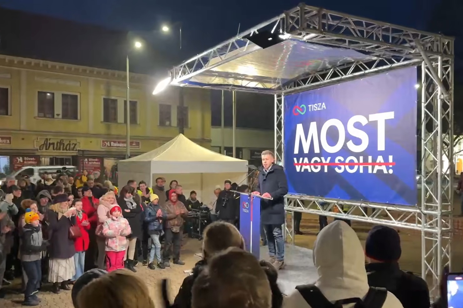 Magyar Péter Mezőkövesden indította el a Tisza új országjárását